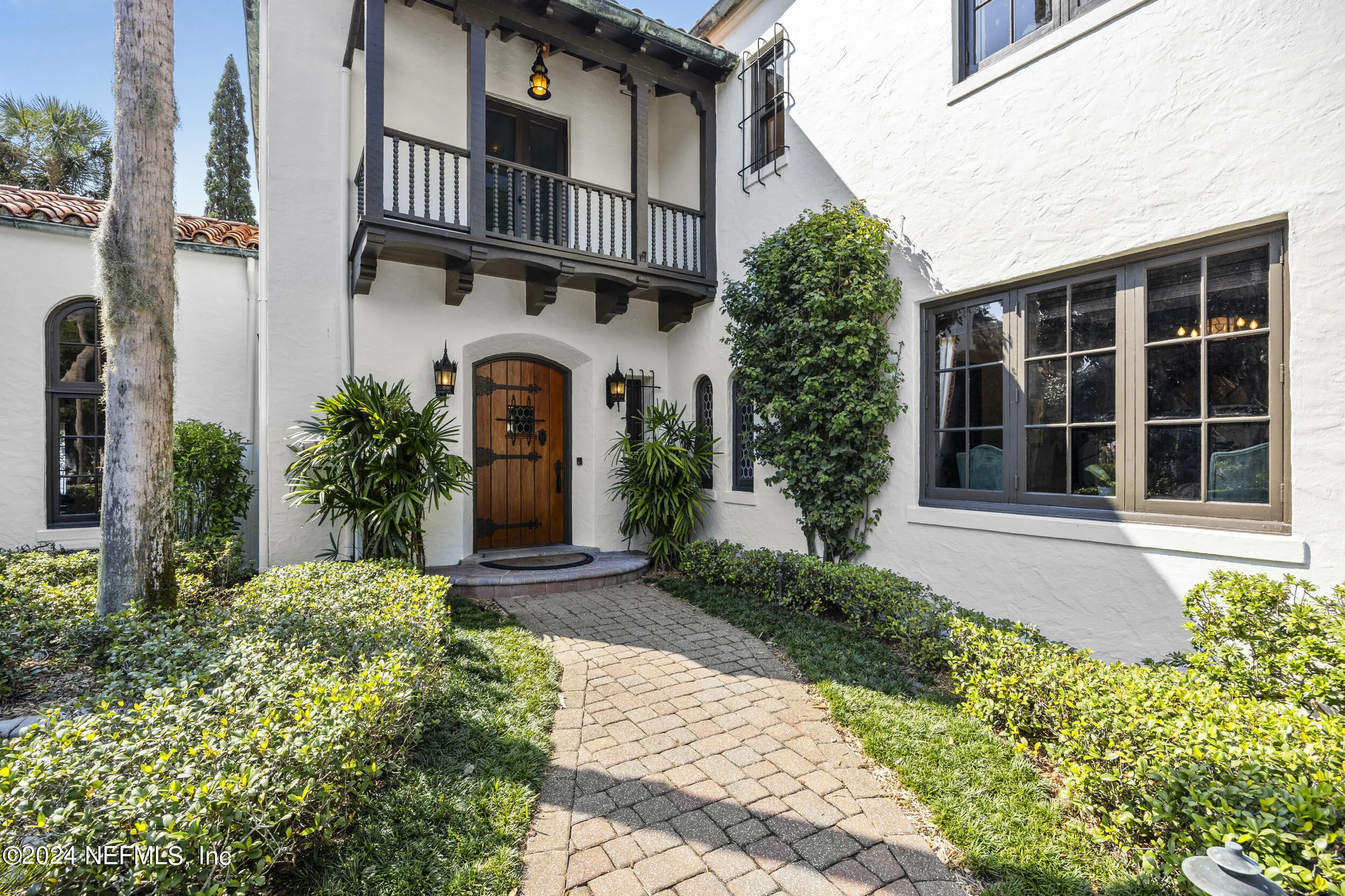 Jacksonville, Florida 32207, United States, 7 Bedrooms Bedrooms, ,6 BathroomsBathrooms,Residential,Pending,37715