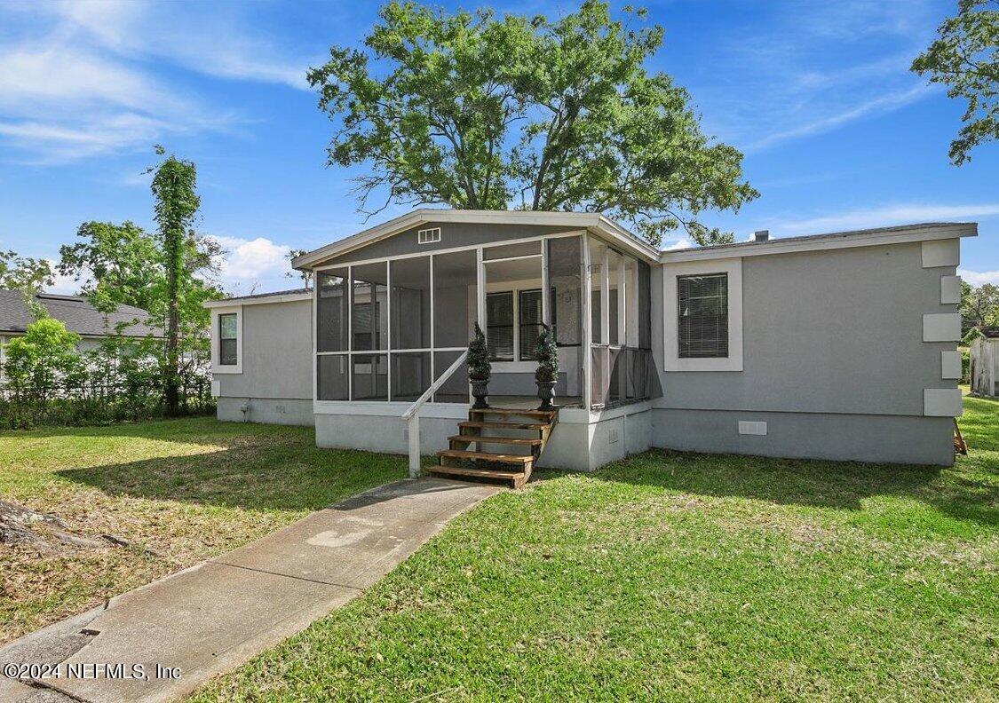 Jacksonville, FL home for sale located at 529 Bee Bee Drive, Jacksonville, FL 32225