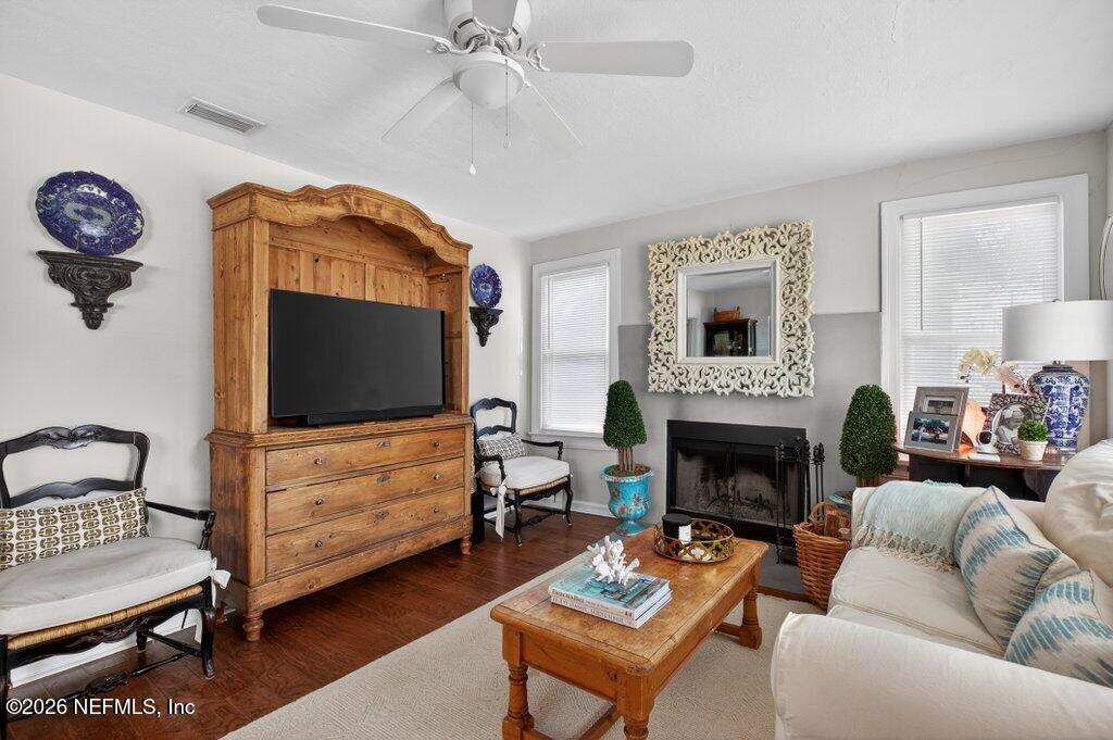 4615 SUNDERLAND Road