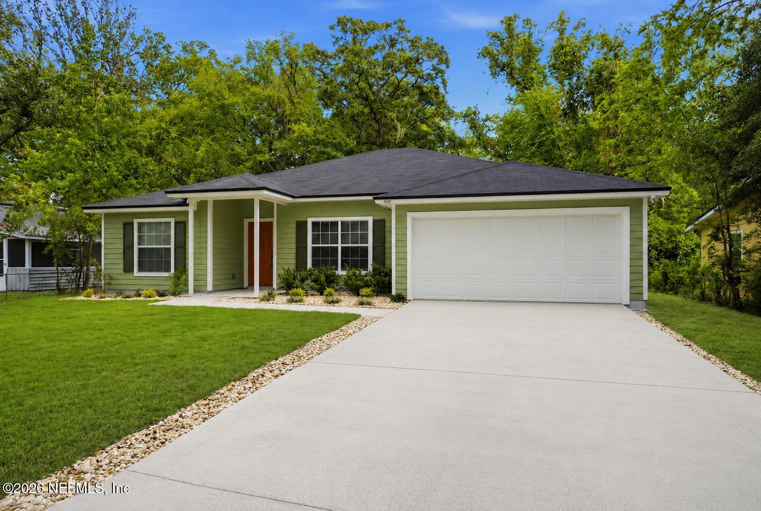 Photo 1 of 28 — 4030 HUNTER Circle, Jacksonville, FL 32207