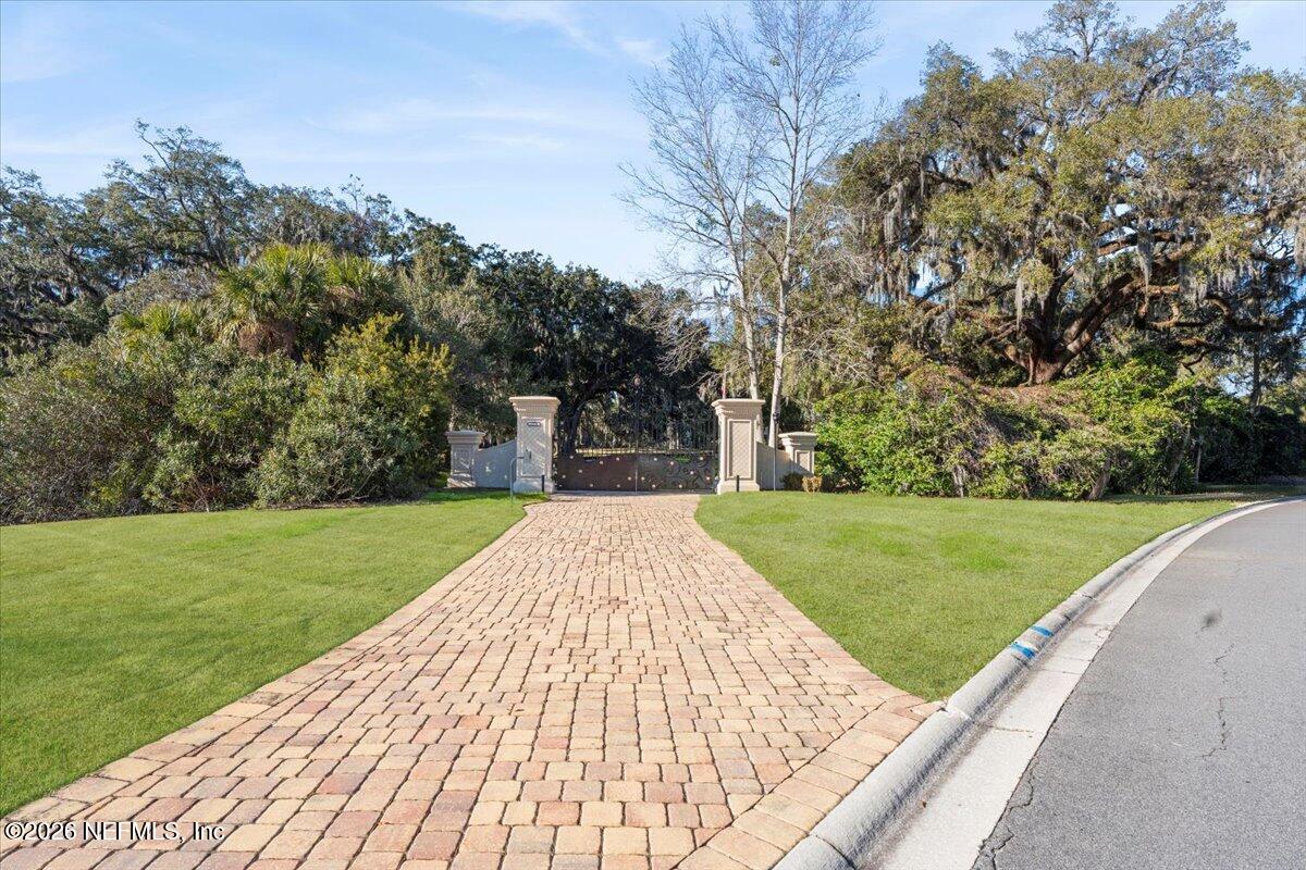 1370 MOSS CREEK Drive