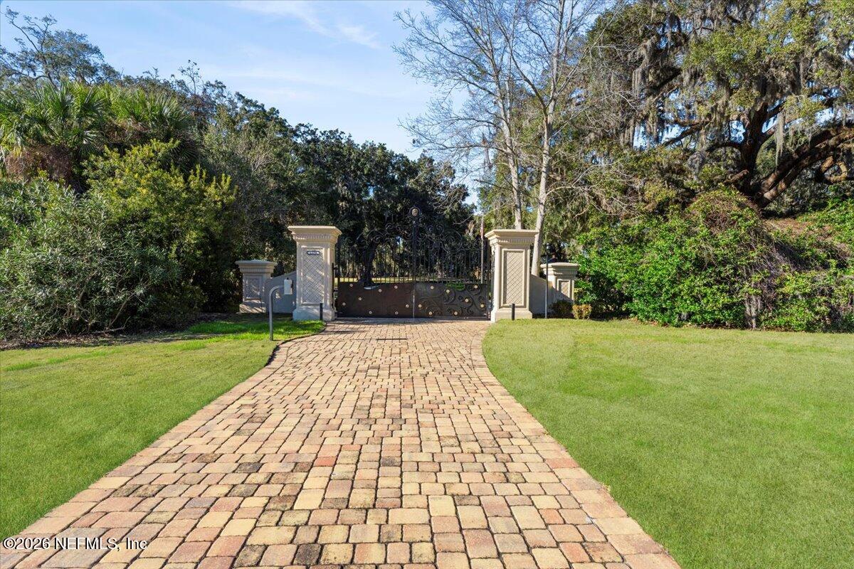 1370 MOSS CREEK Drive