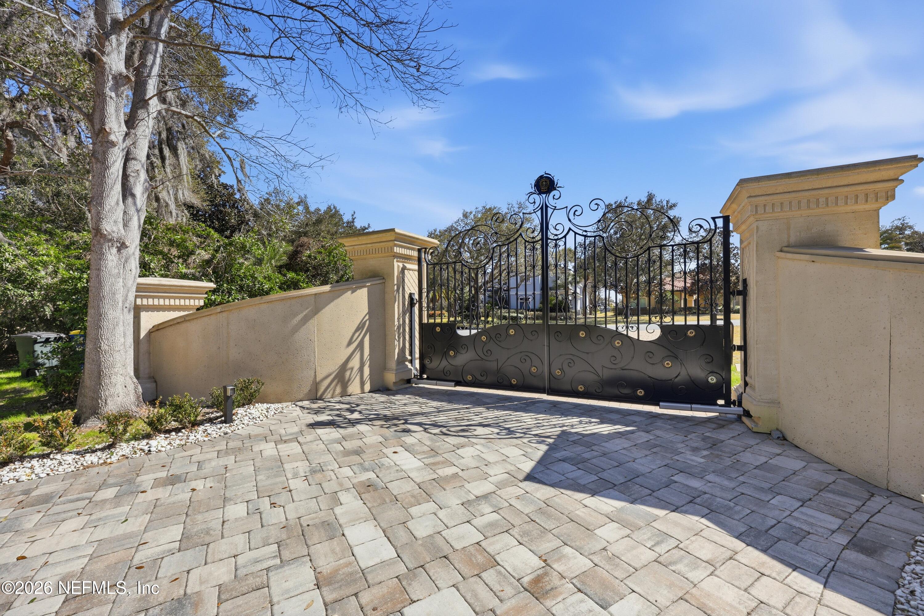 1370 MOSS CREEK Drive