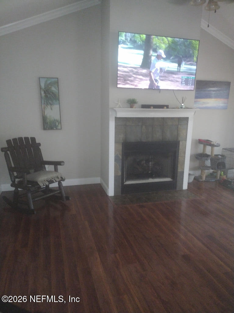 486 LAKESHORE Drive