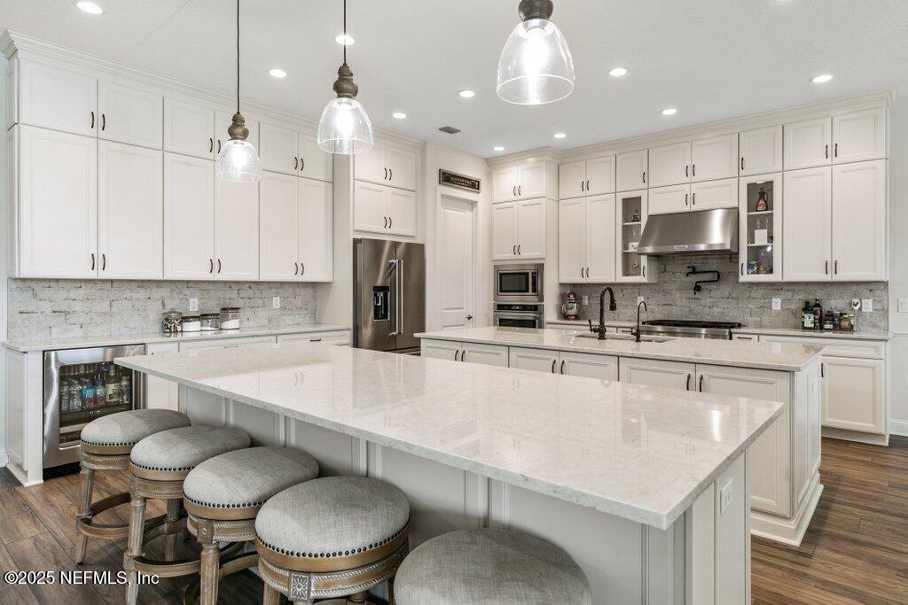105 AWLLEAF Court