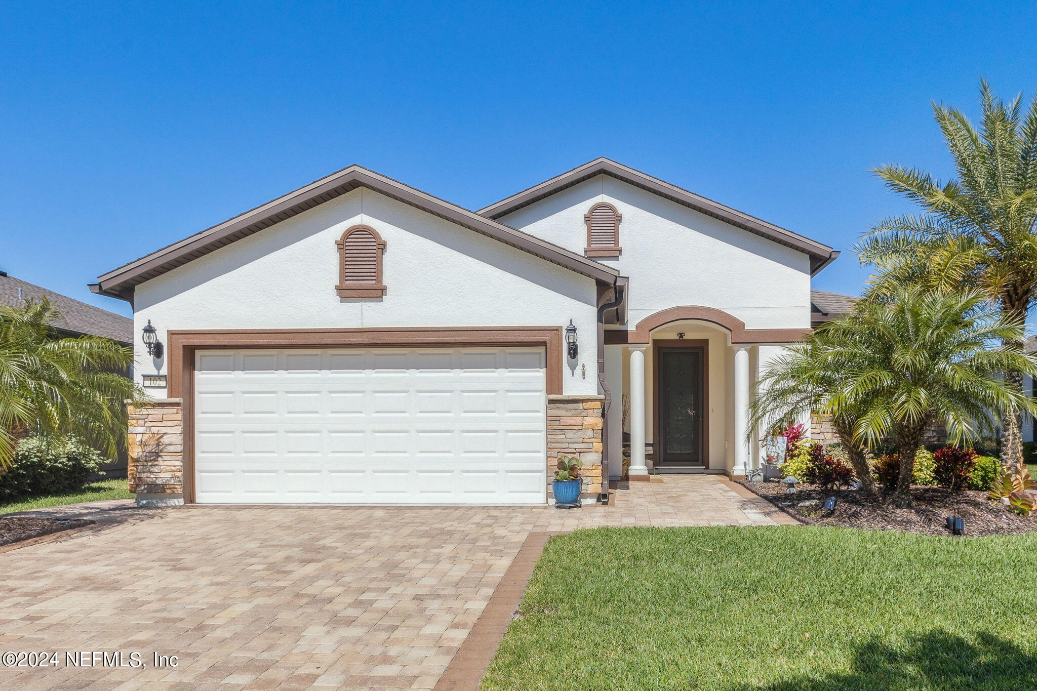 St Augustine, FL home for sale located at 102 Bridge Oak Lane, St Augustine, FL 32095