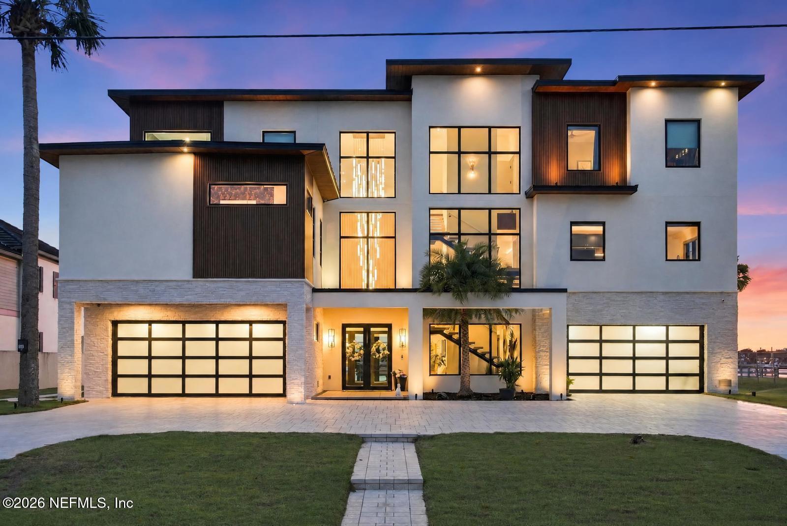 33 DOLPHIN Drive