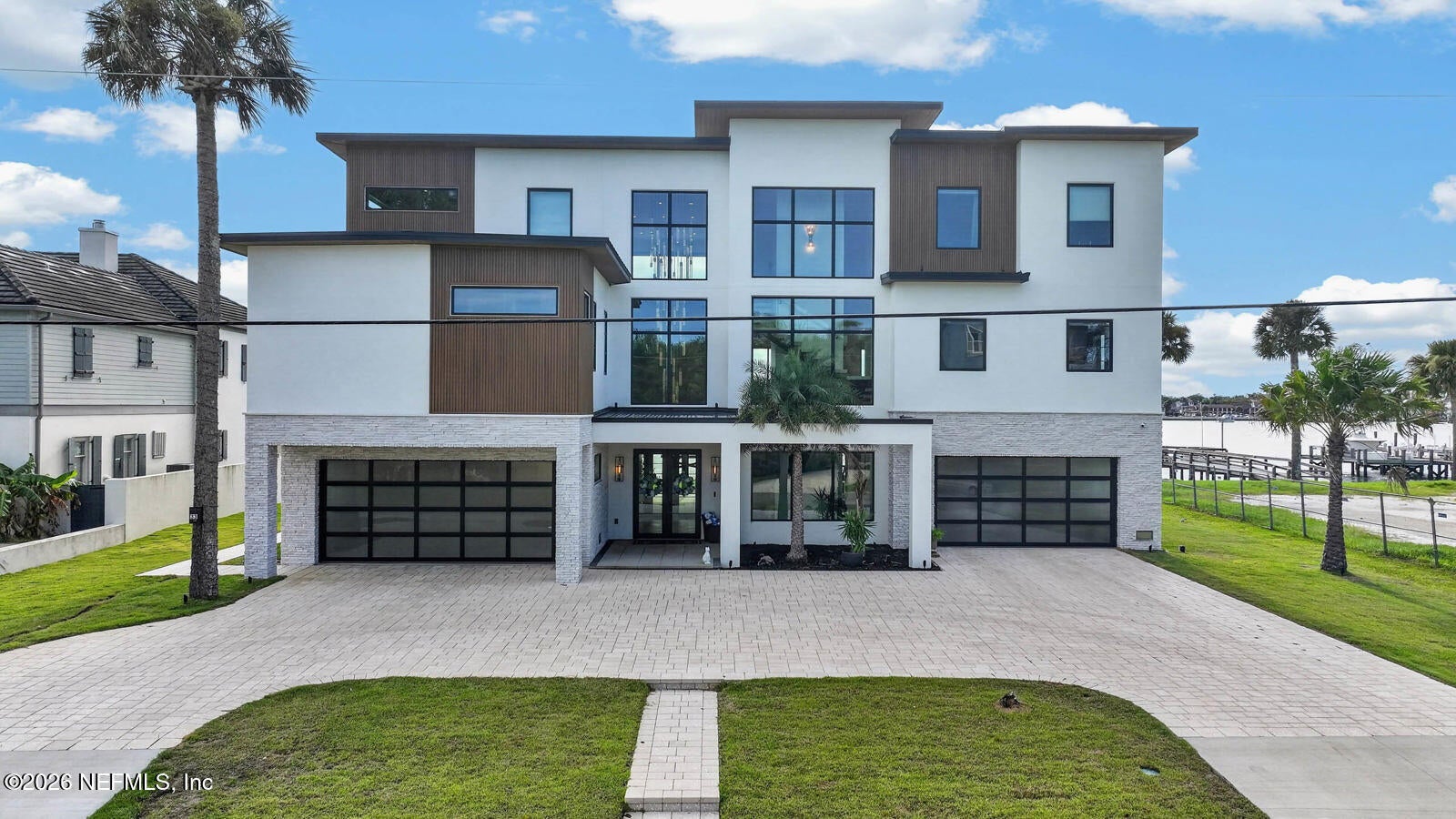 33 DOLPHIN Drive