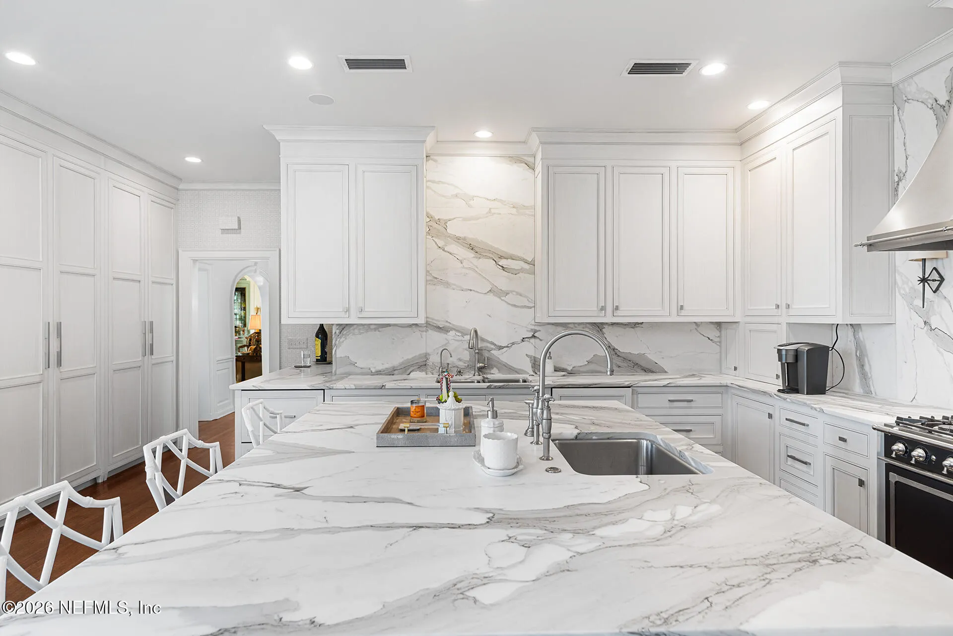 Perched along prestigious Ortega Boulevard, this stunning, gorgeous wh – image 46