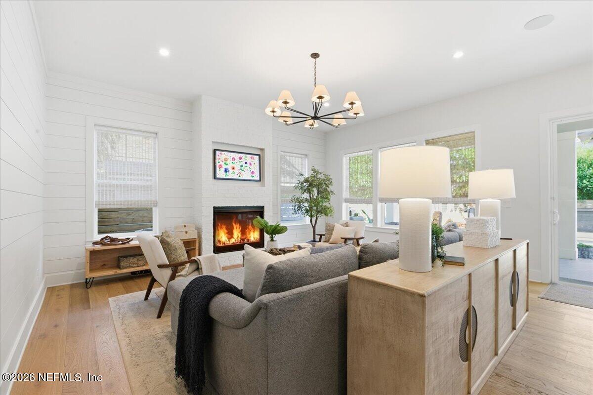 370 8TH Street