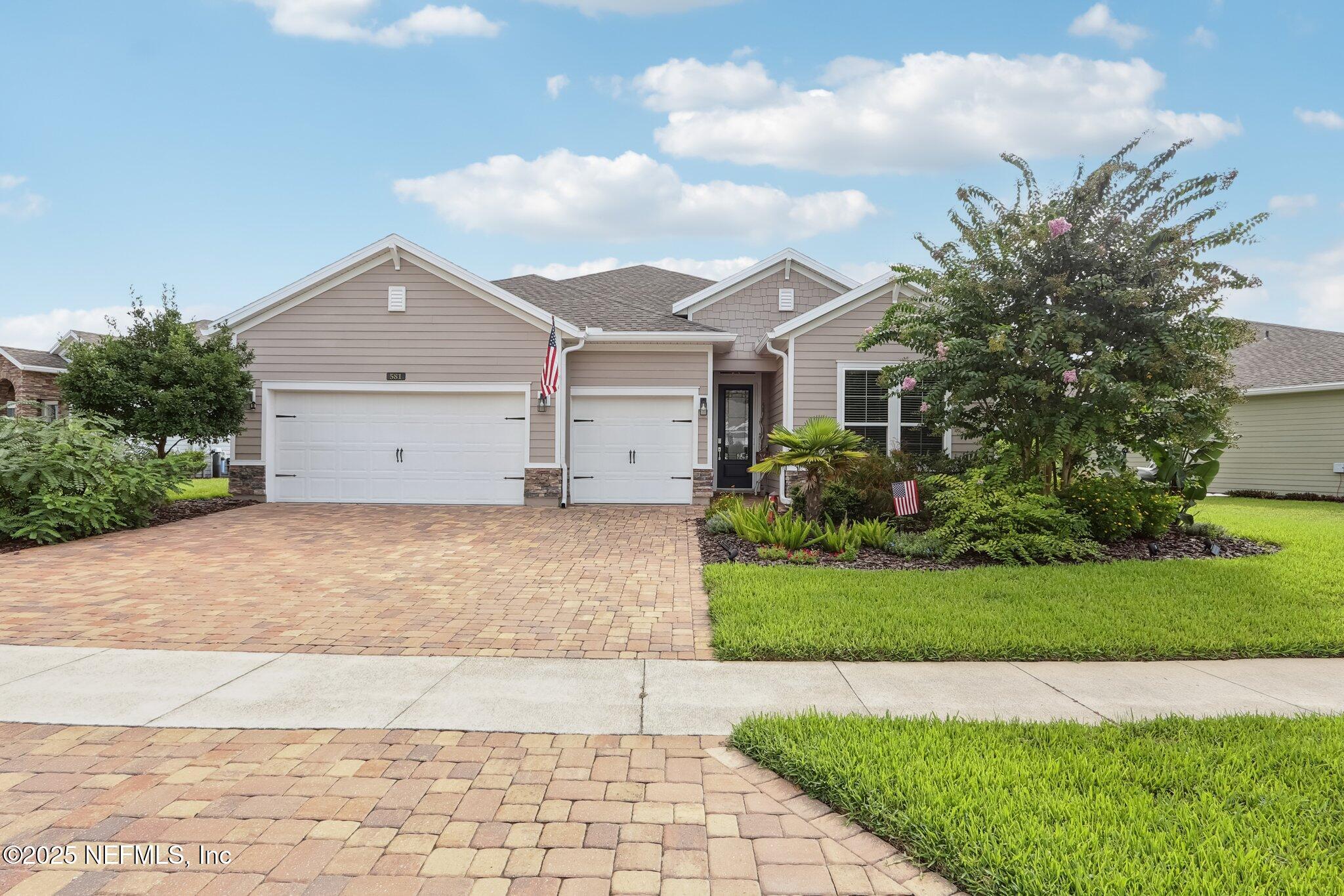 581 GLORIETA Drive