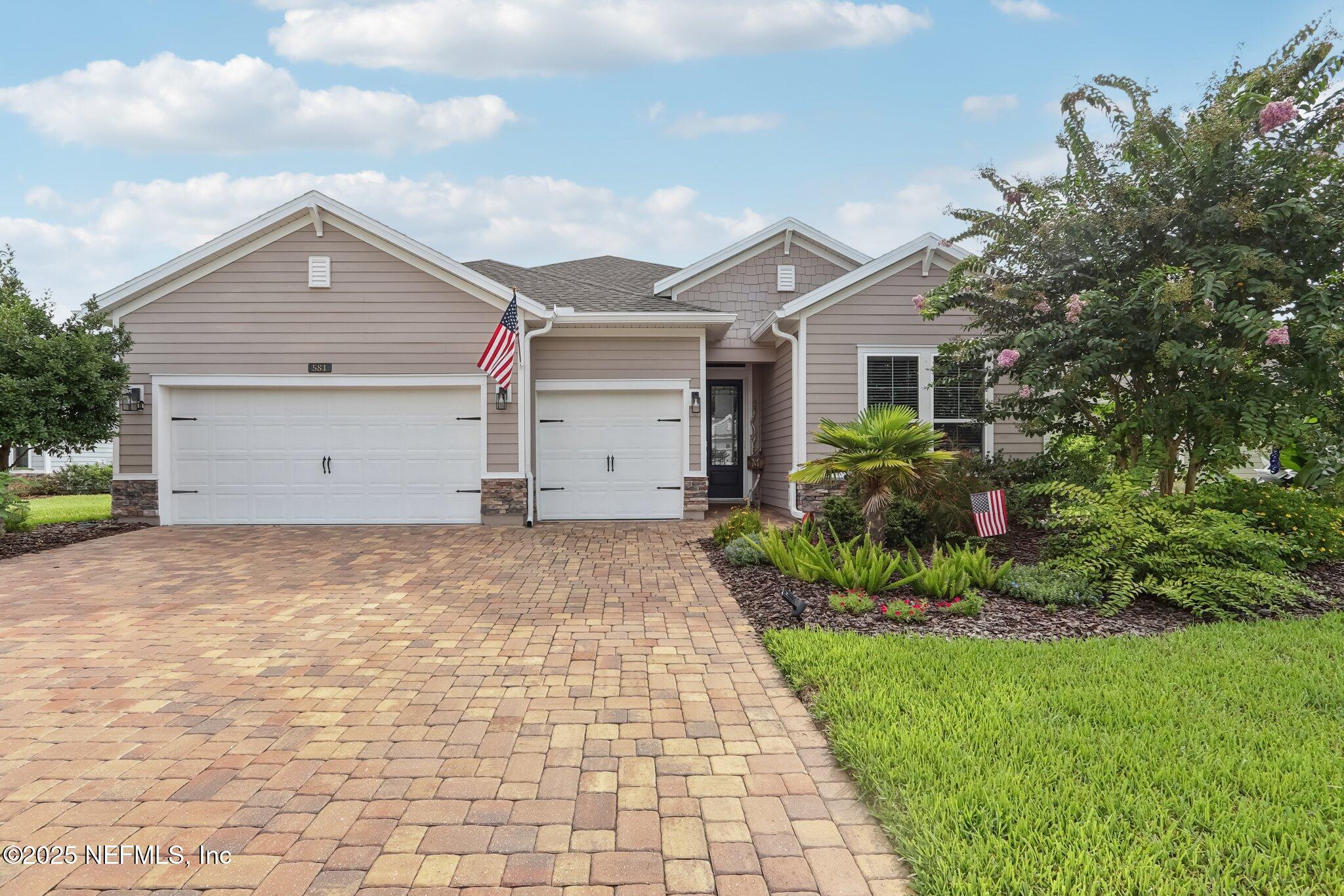 581 GLORIETA Drive