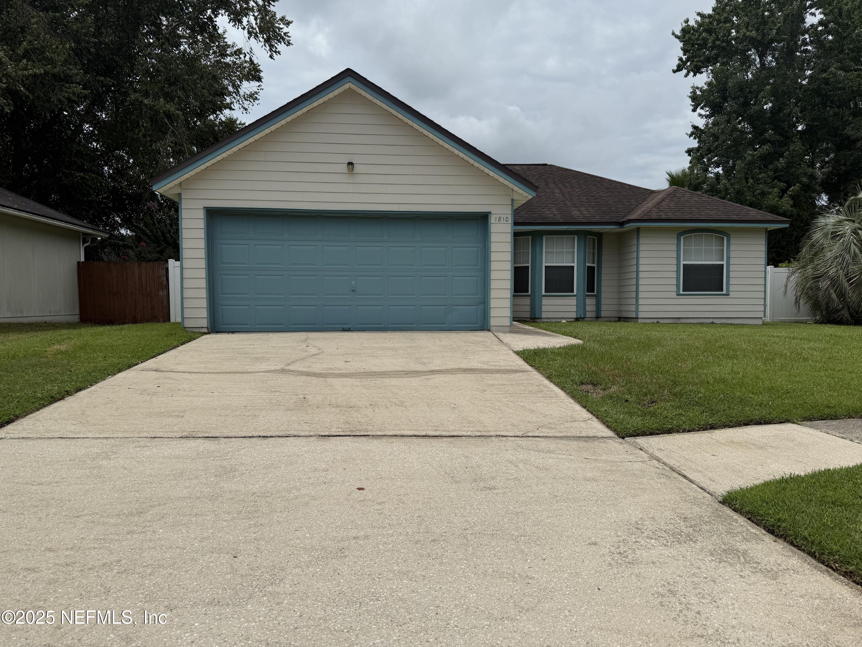 1810 DAHLIA Court