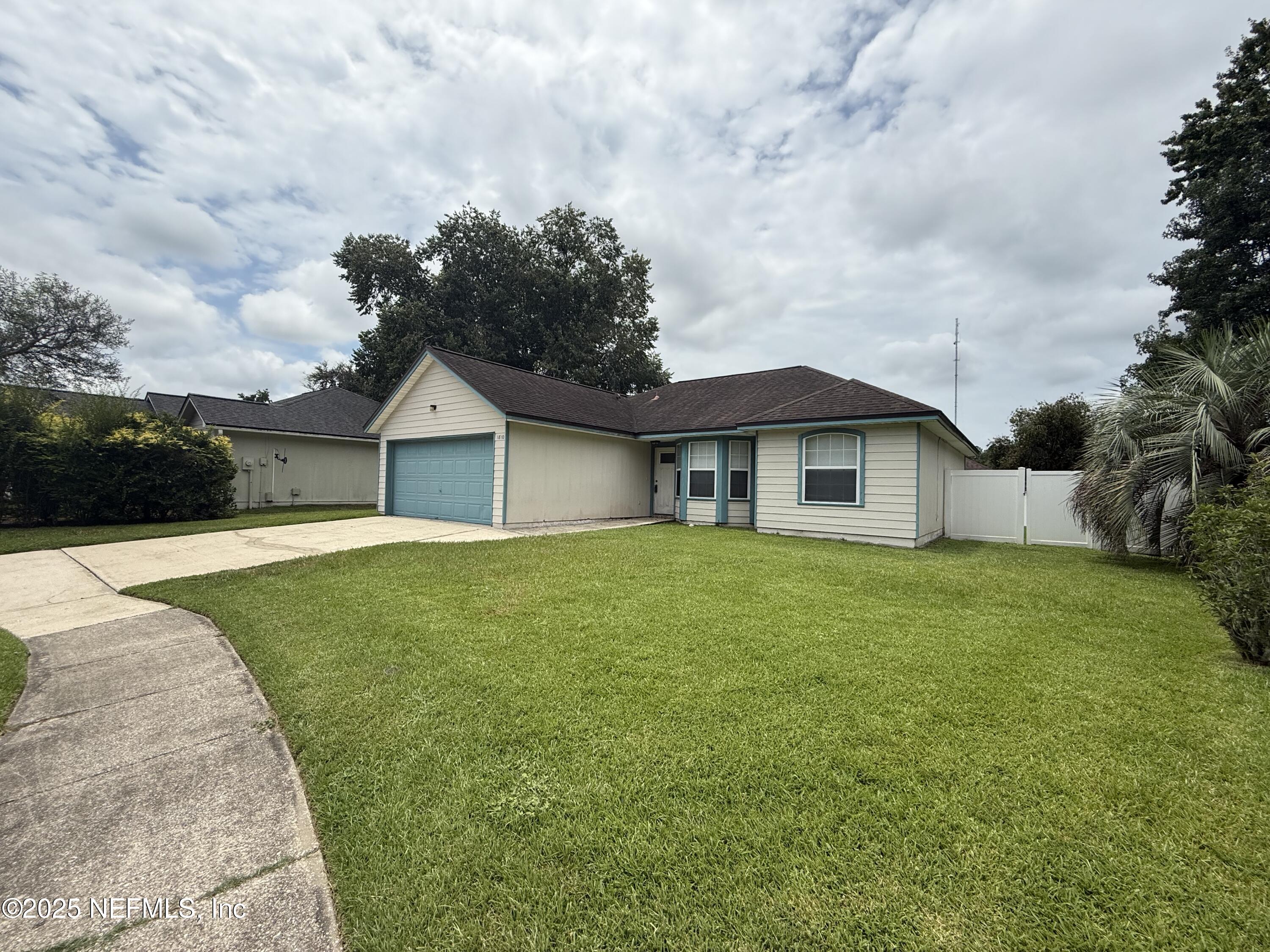1810 DAHLIA Court