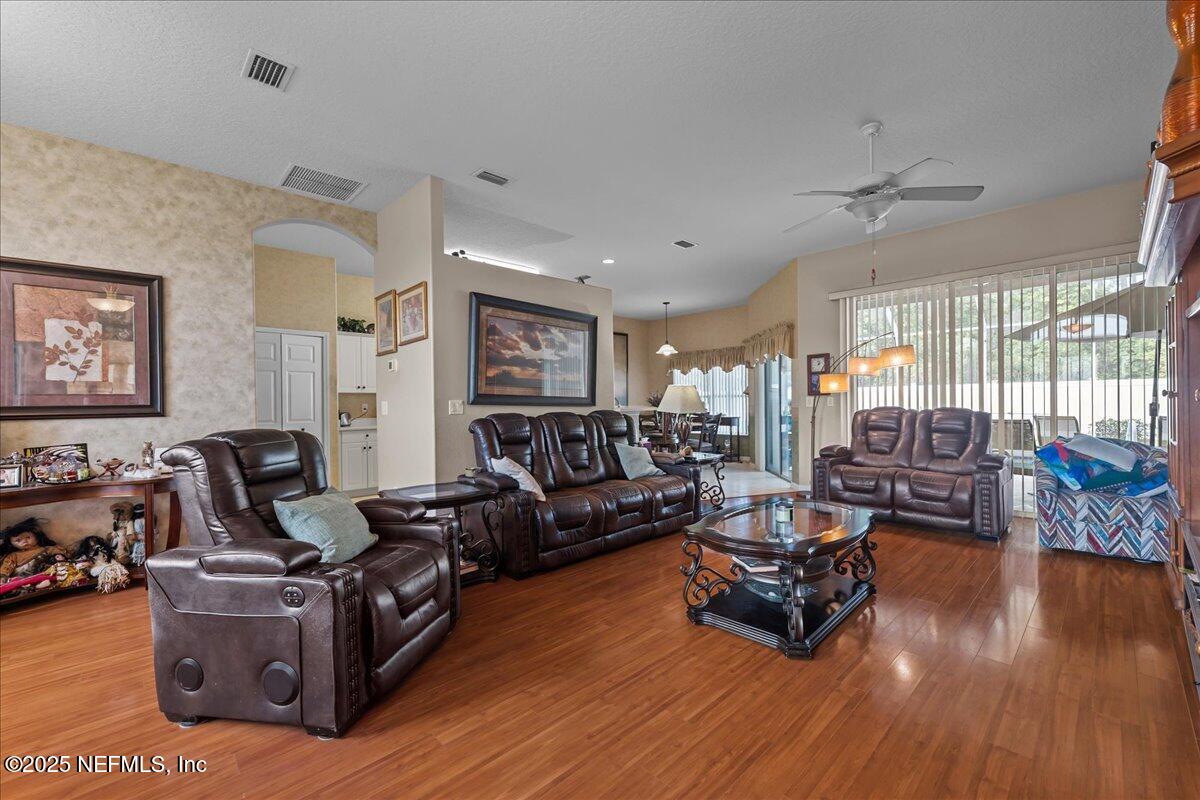 45 E DIAMOND Drive