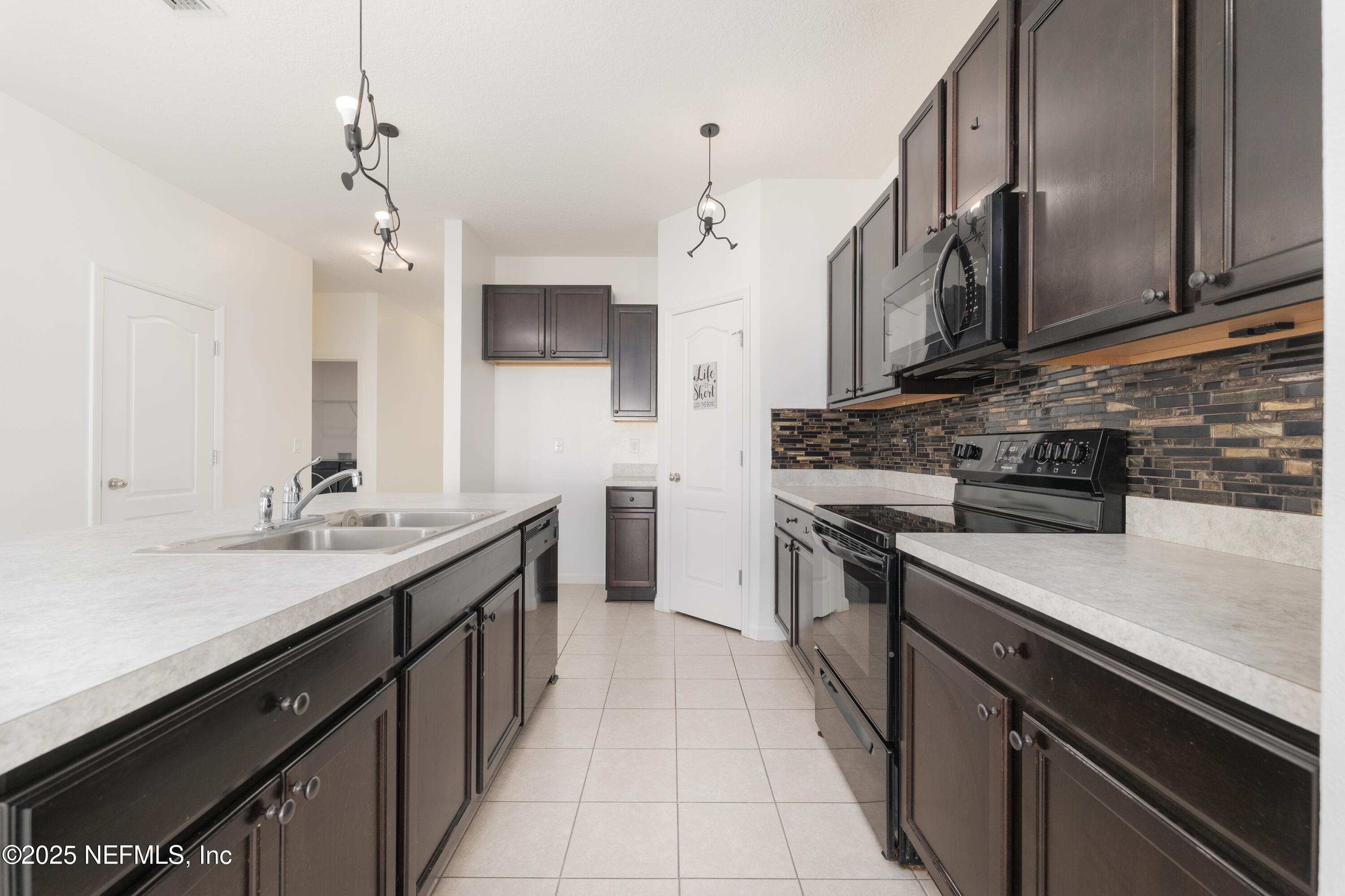 10846 VENTNOR Avenue