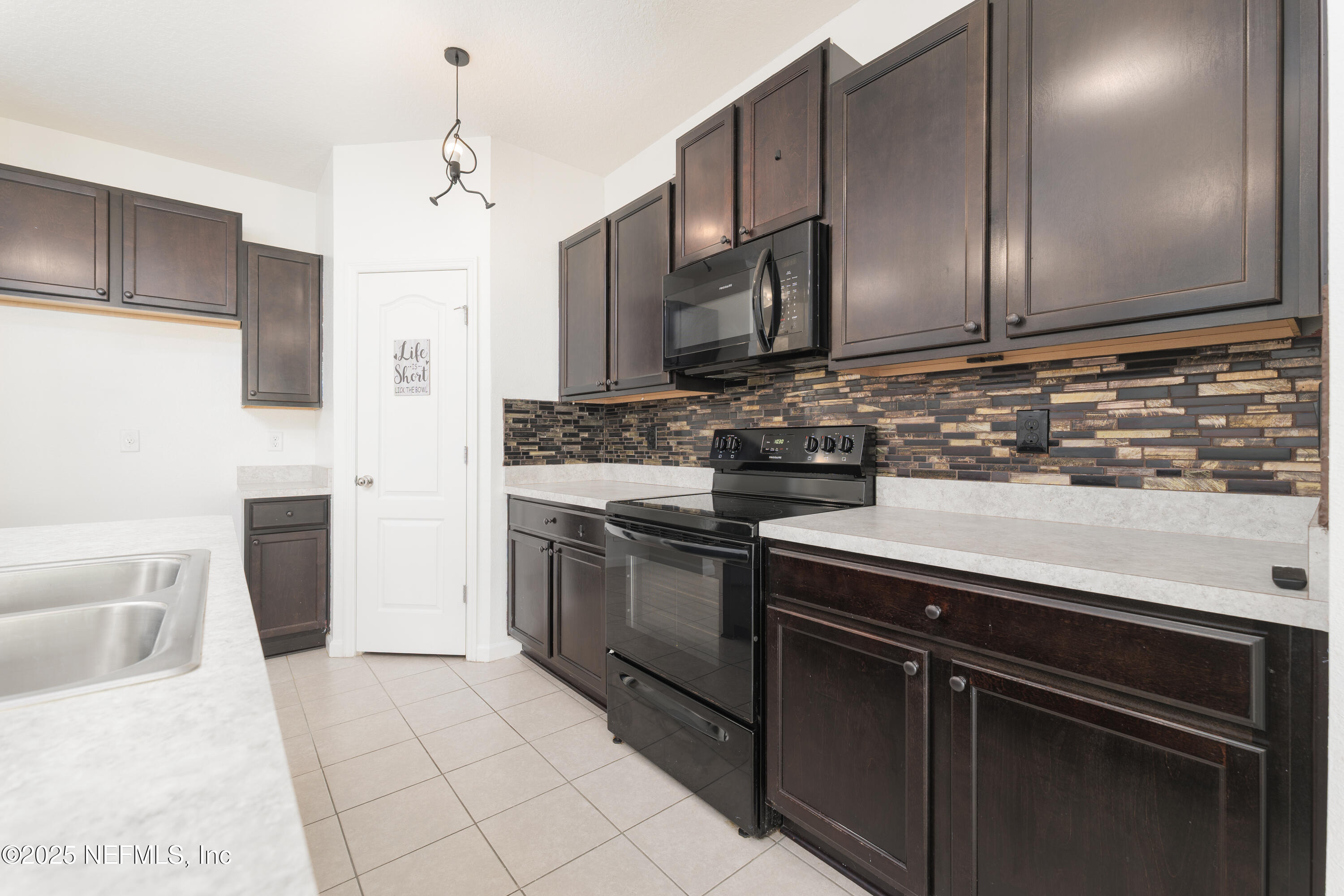 10846 VENTNOR Avenue