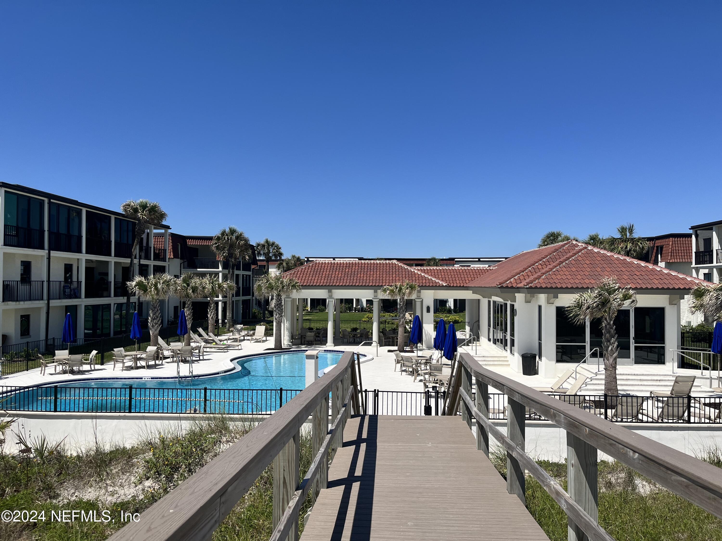 Jacksonville Beach, FL home for sale located at 2313 Costa Verde Boulevard Unit 102, Jacksonville Beach, FL 32250
