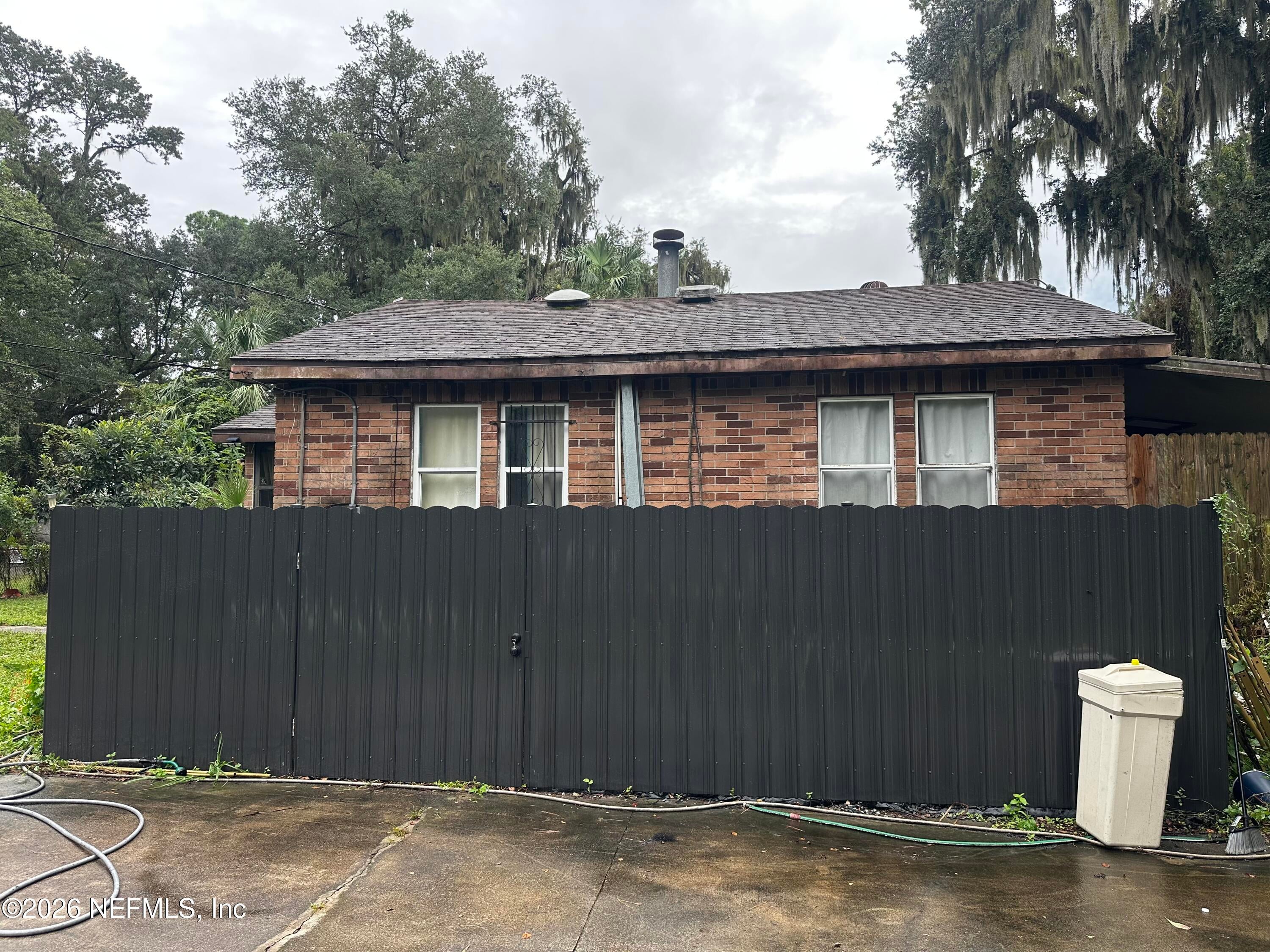 858 GRANVILLE Road