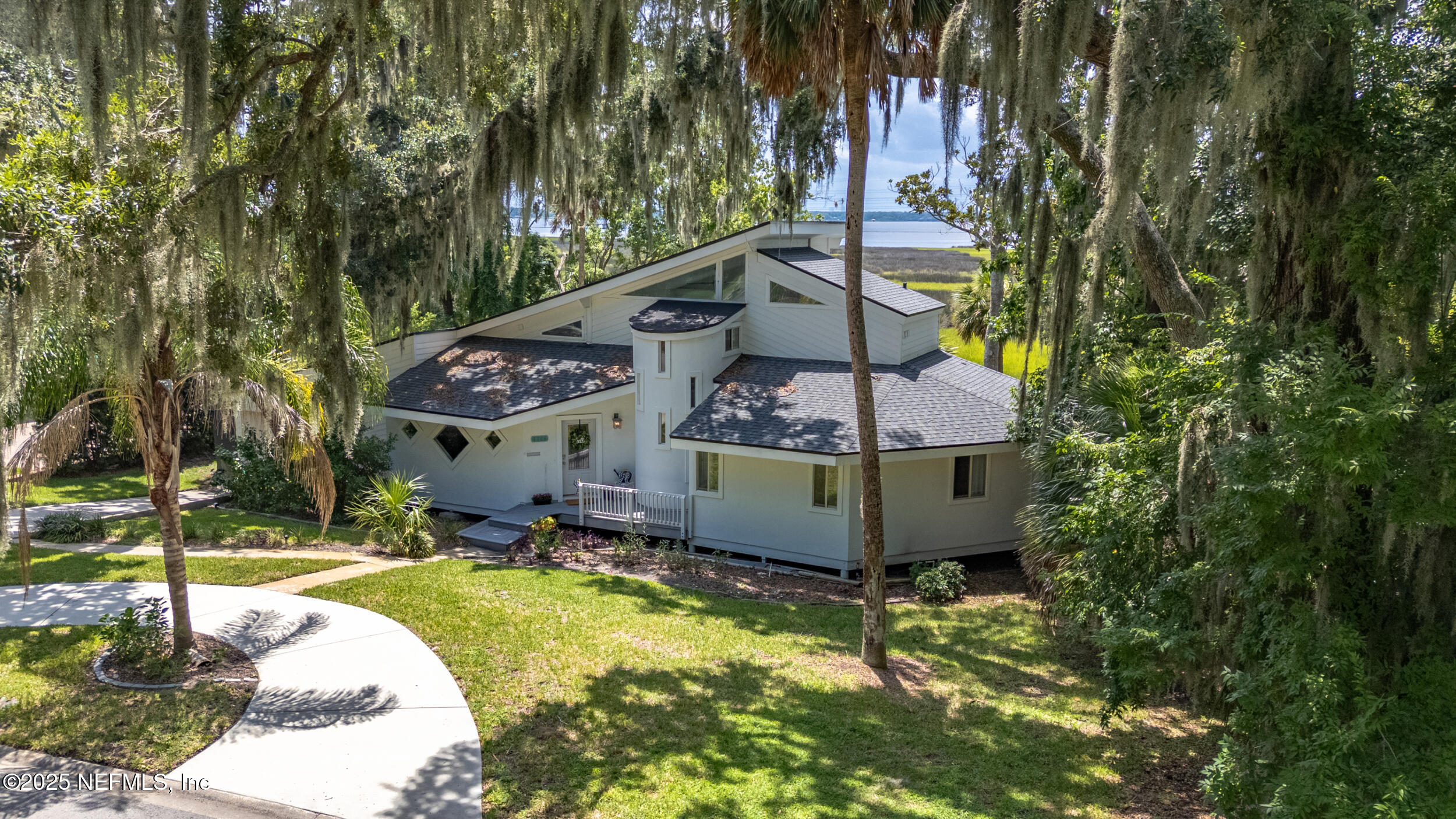 4106 LEEWARD Point