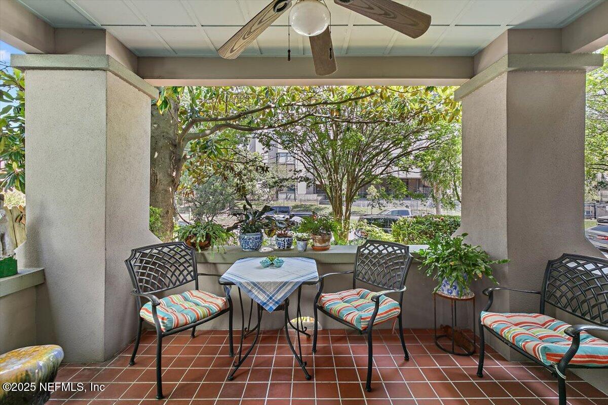 2030 HERSCHEL Street 2