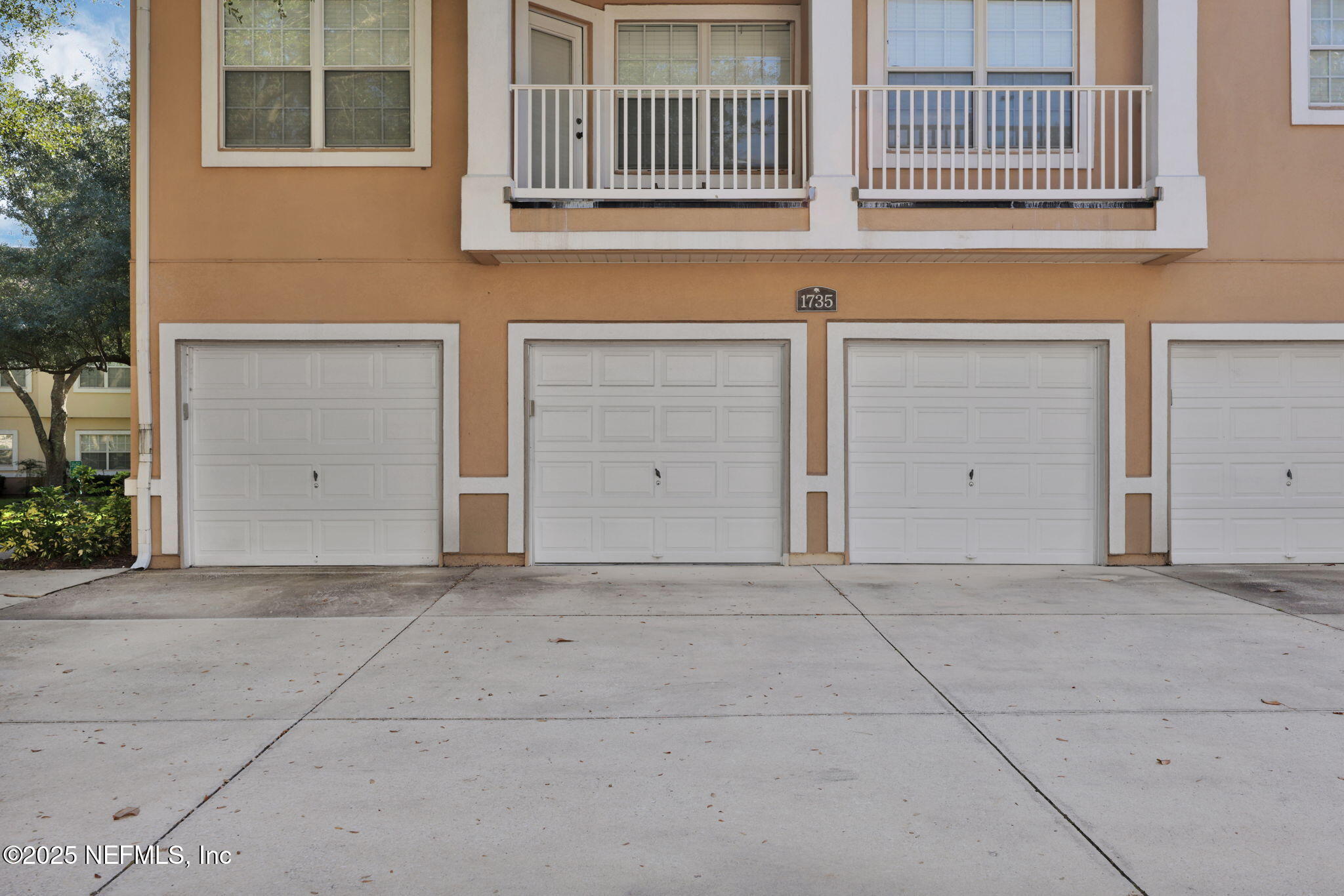 1735 FOREST LAKE Circle 2