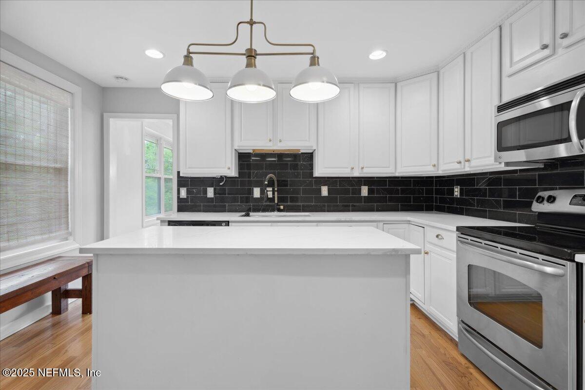 3546 EDGEWATER Drive