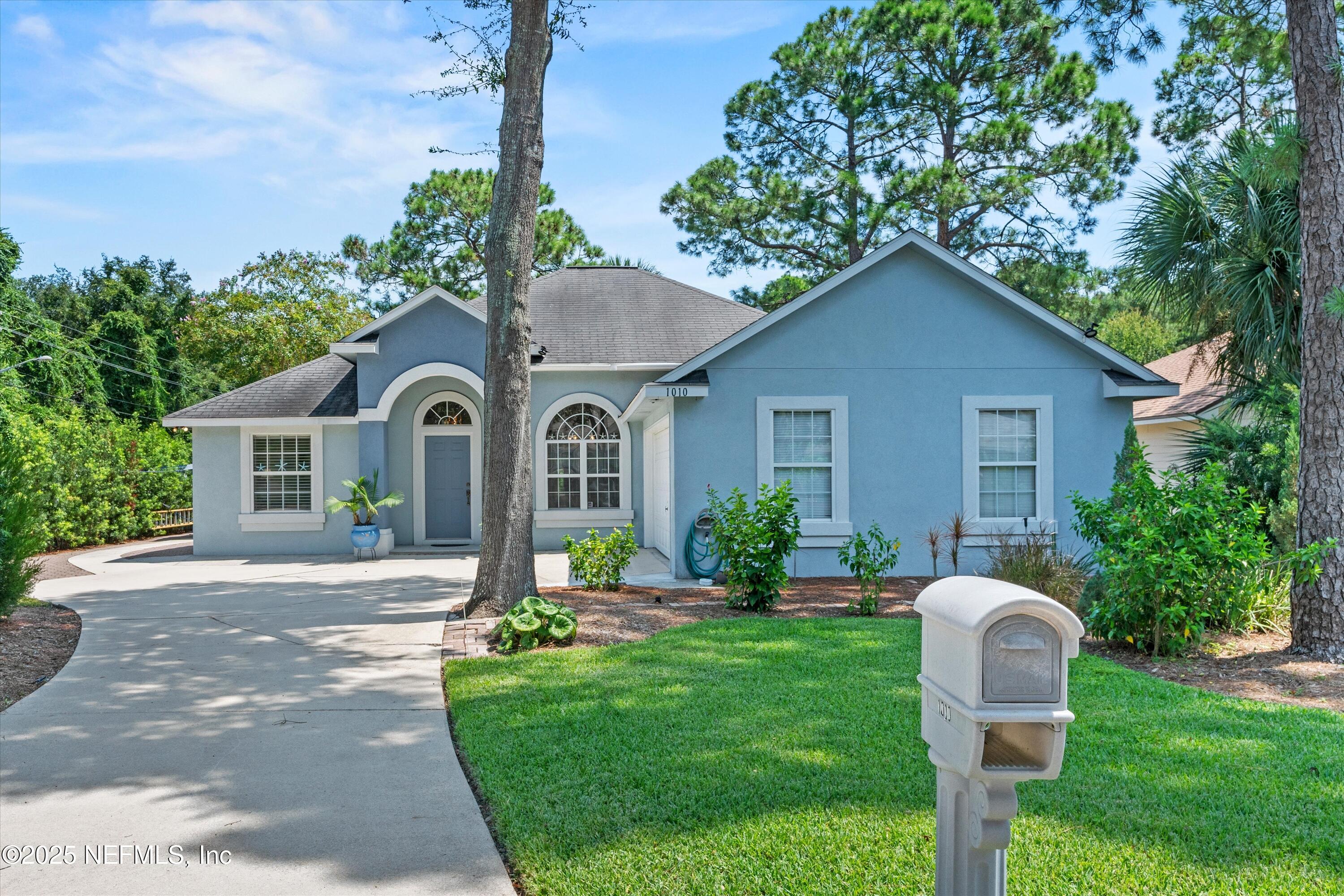 1010 ISLE OF PALMS Lane