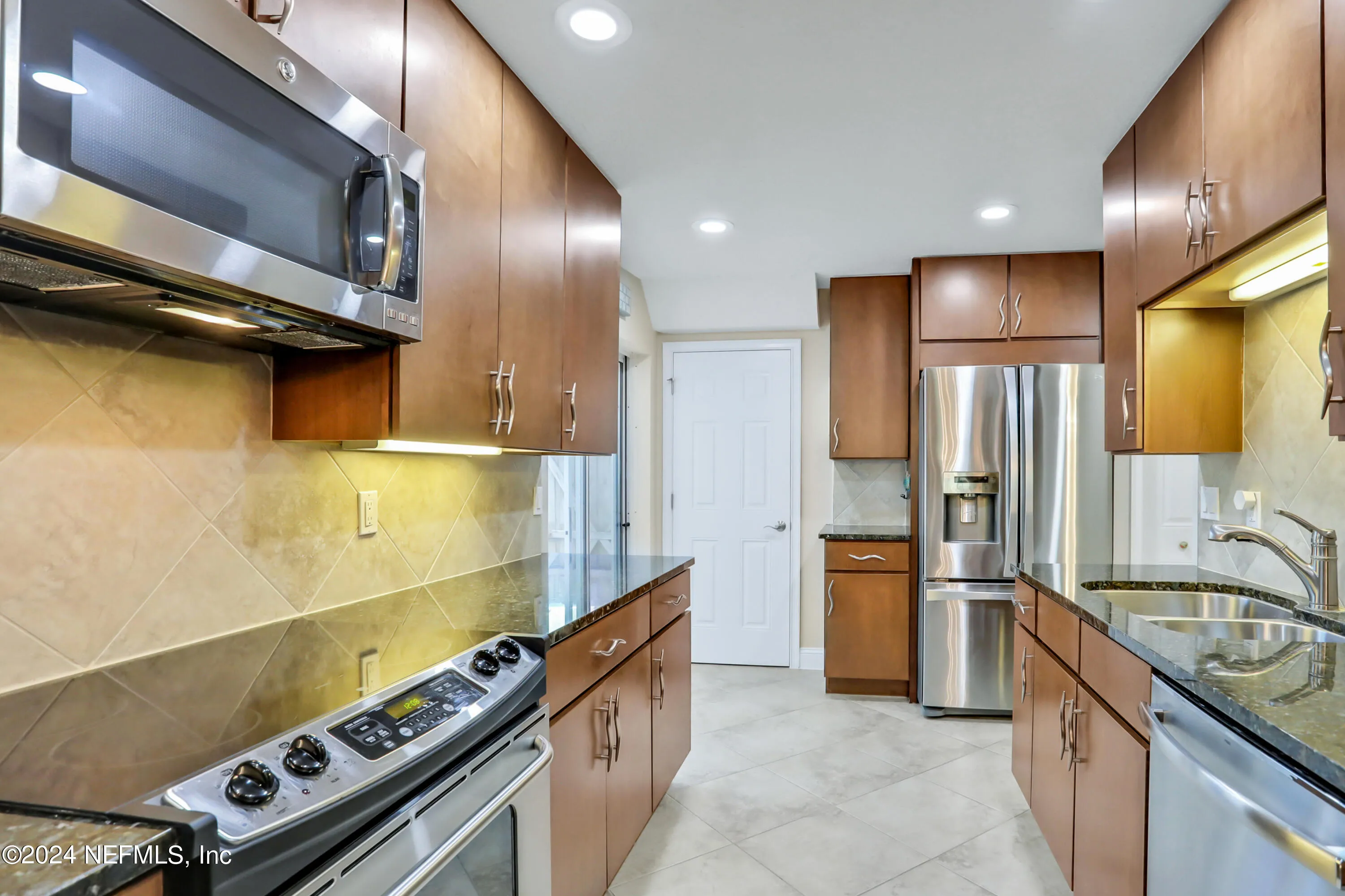 Ponte Vedra Beach, Florida 32082, United States, 2 Bedrooms Bedrooms, ,3 BathroomsBathrooms,Residential,Pending,53710