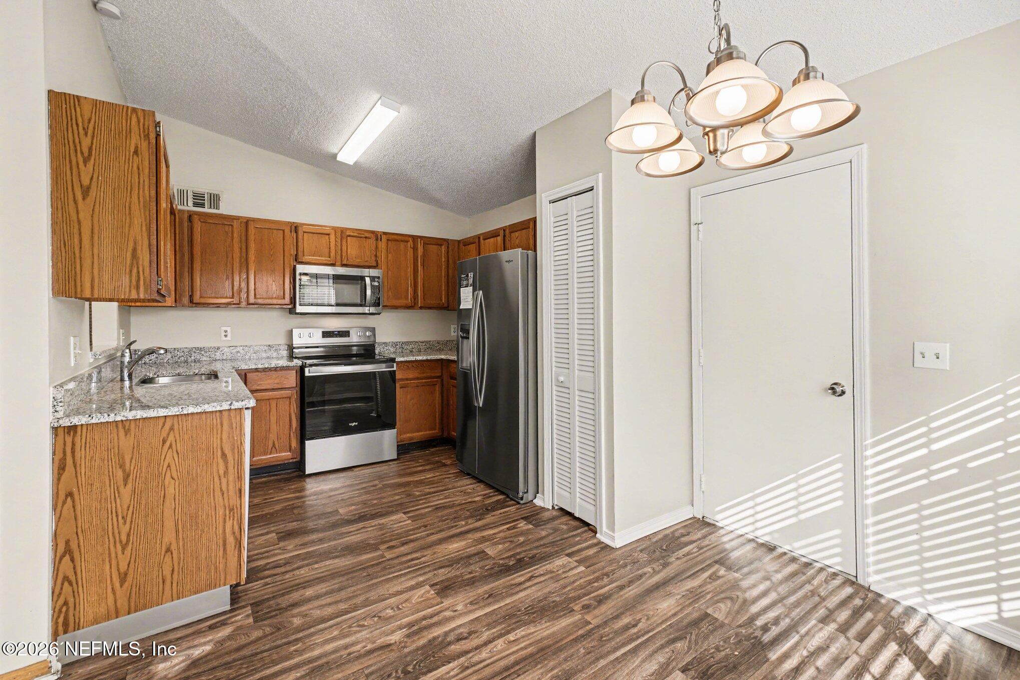 562 JAMES WILSON Circle