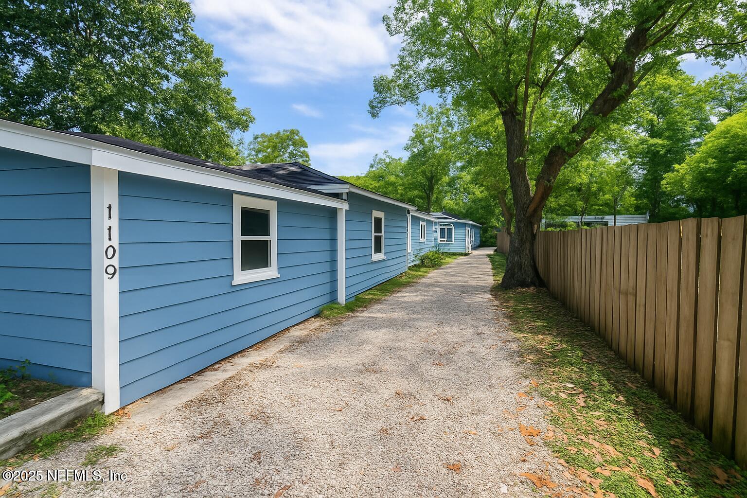 1109 LAKE SHORE Boulevard