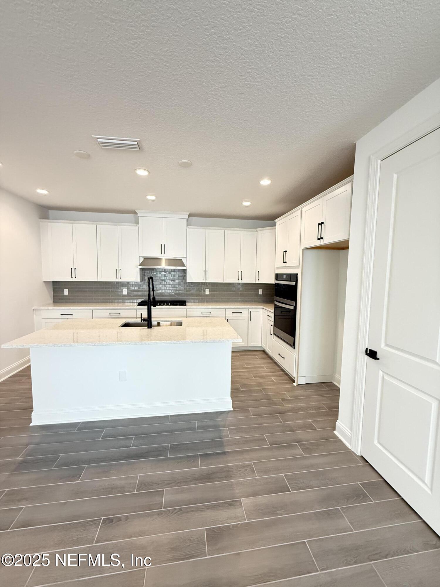 12 MULBERRY Road