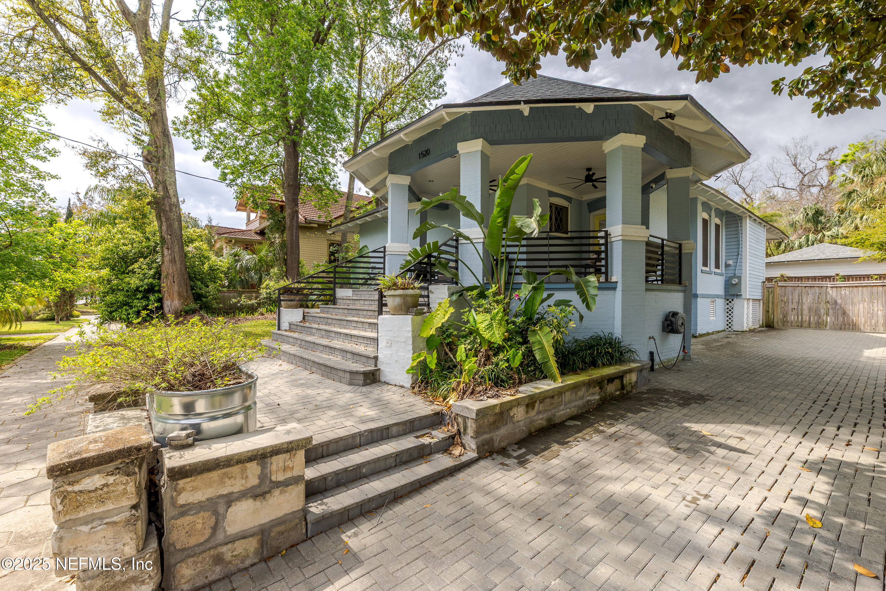 1520 OSCEOLA Street