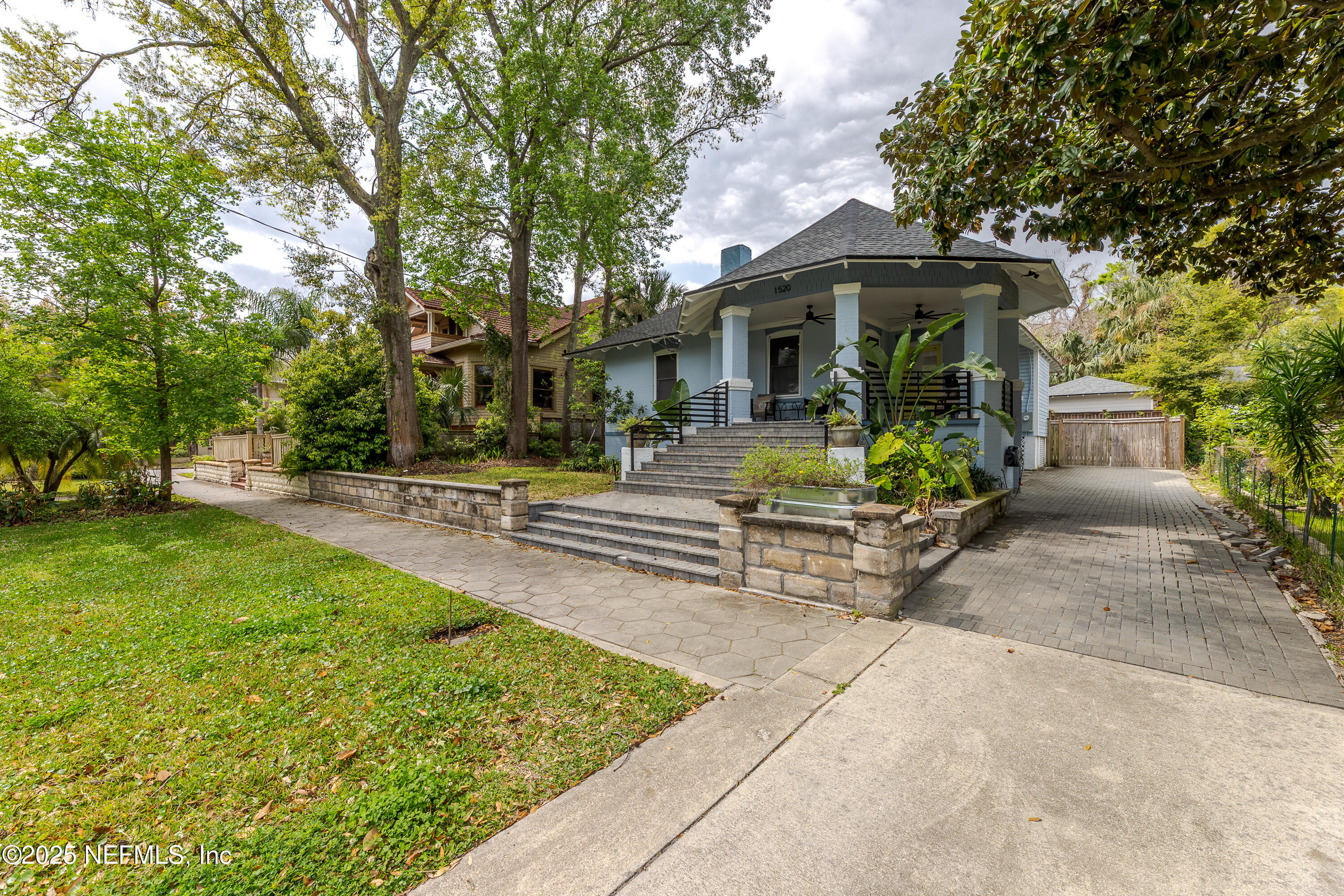 1520 OSCEOLA Street