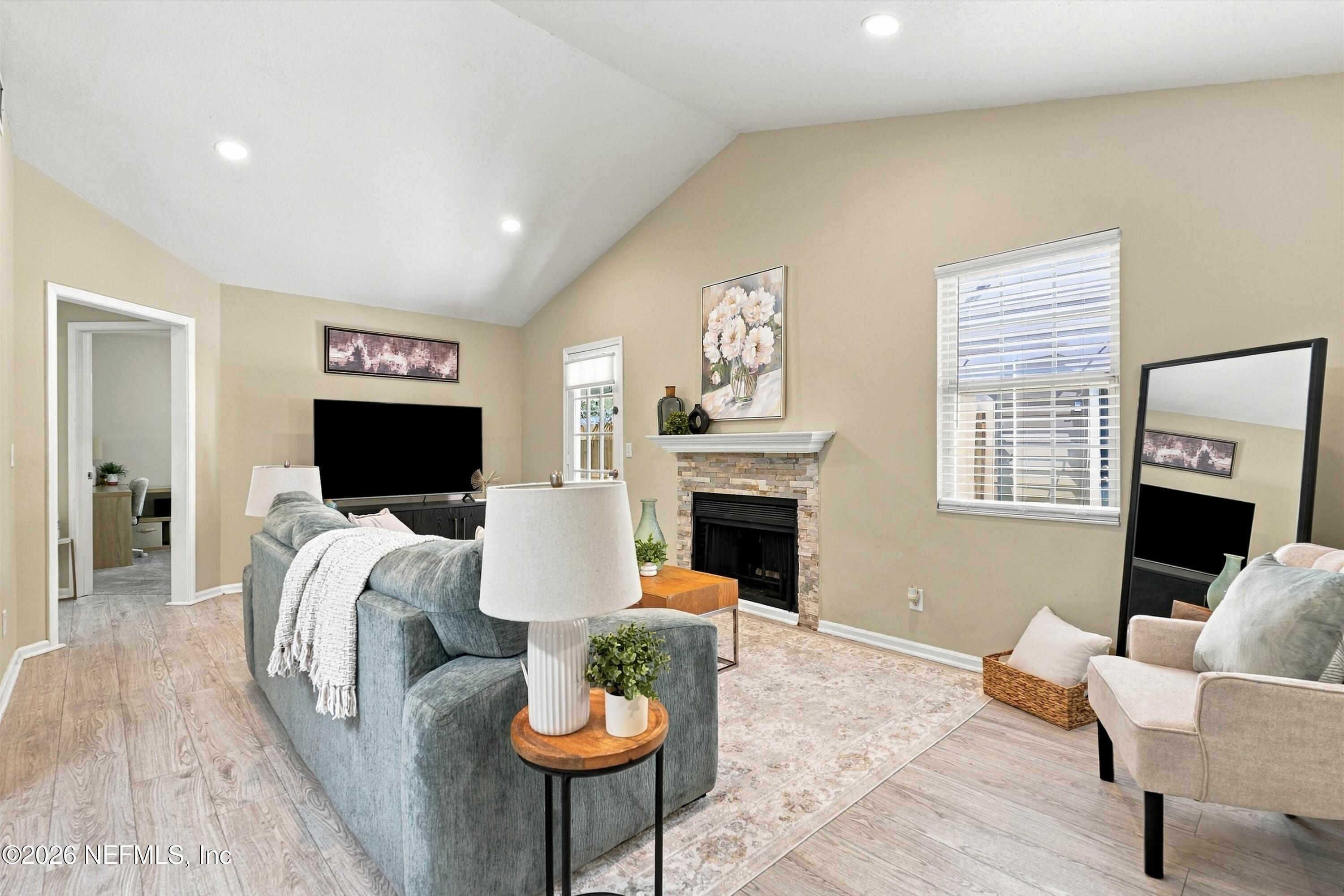3721 JAMESTOWN Lane