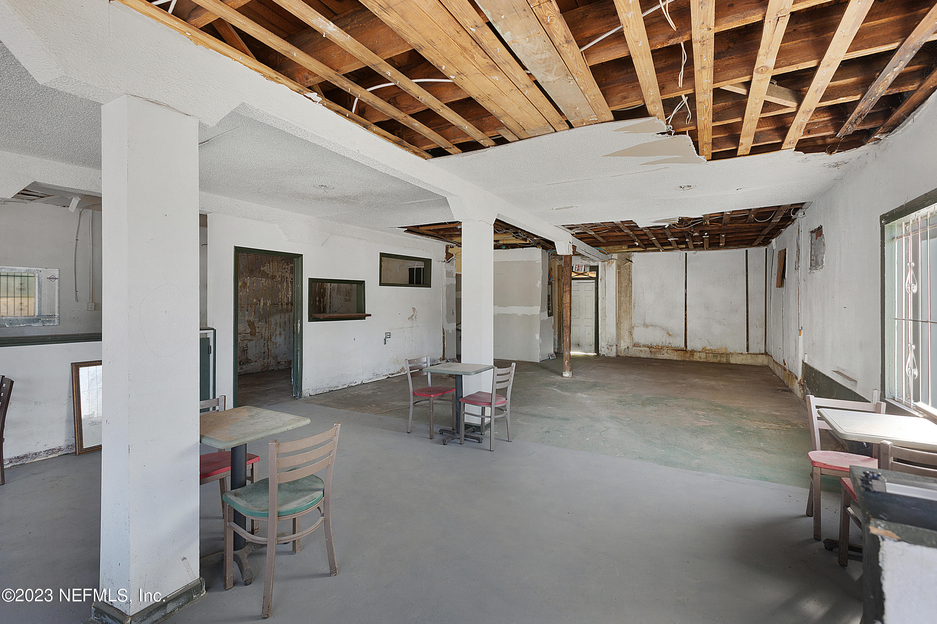 3101 MONCRIEF Road