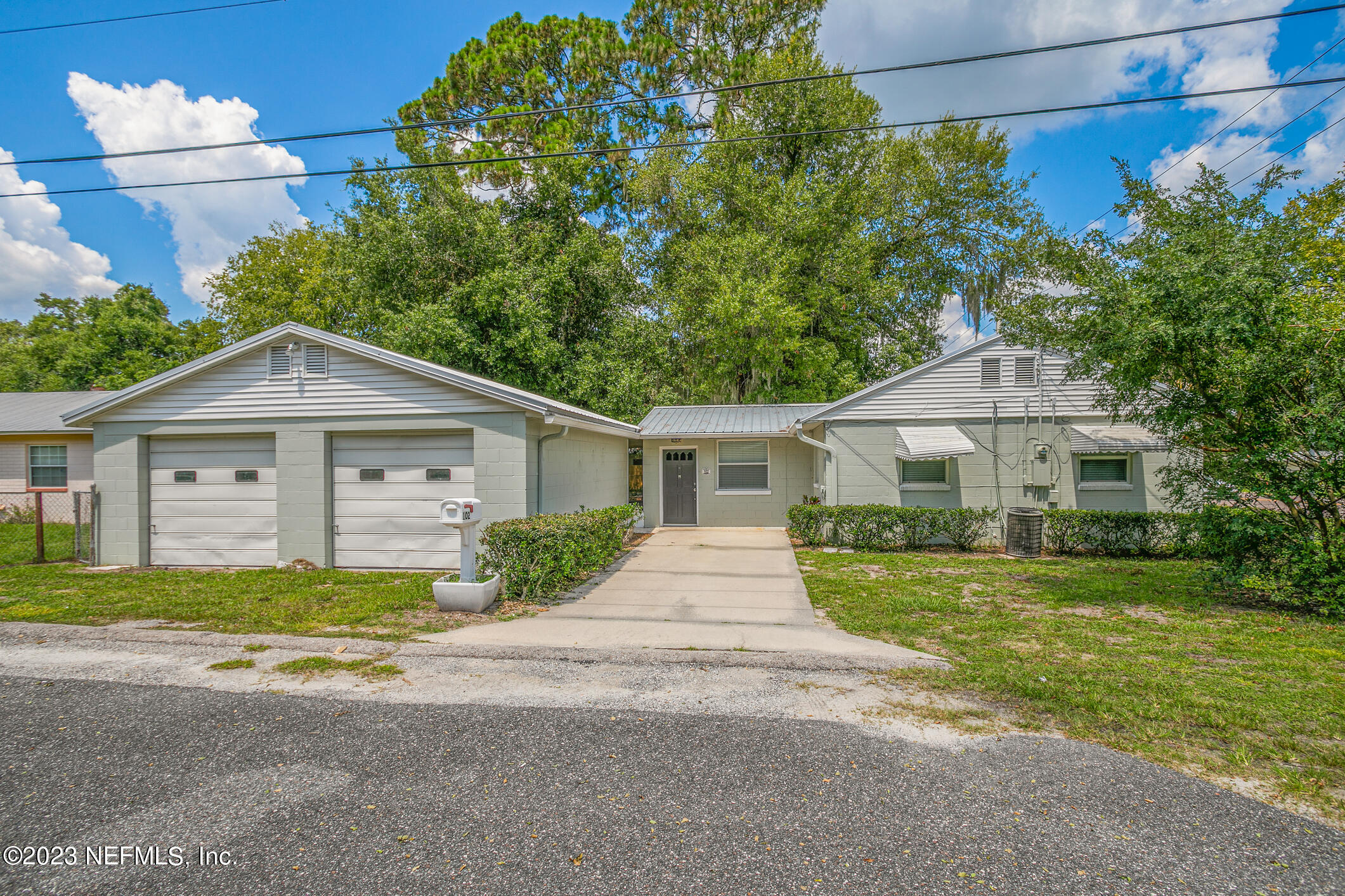 Palatka, FL home for sale located at 102 Little Acres Drive, Palatka, FL 32177