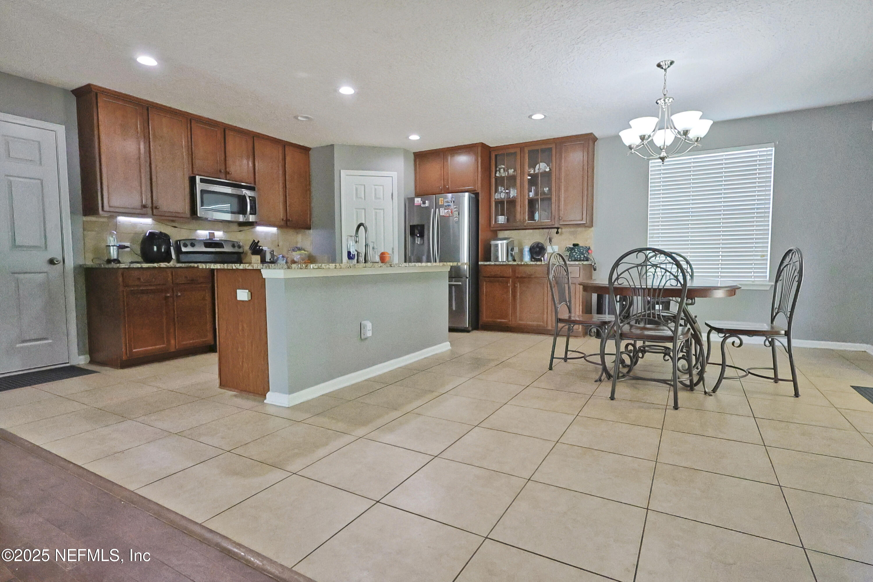 15778 SPOTTED SADDLE Circle