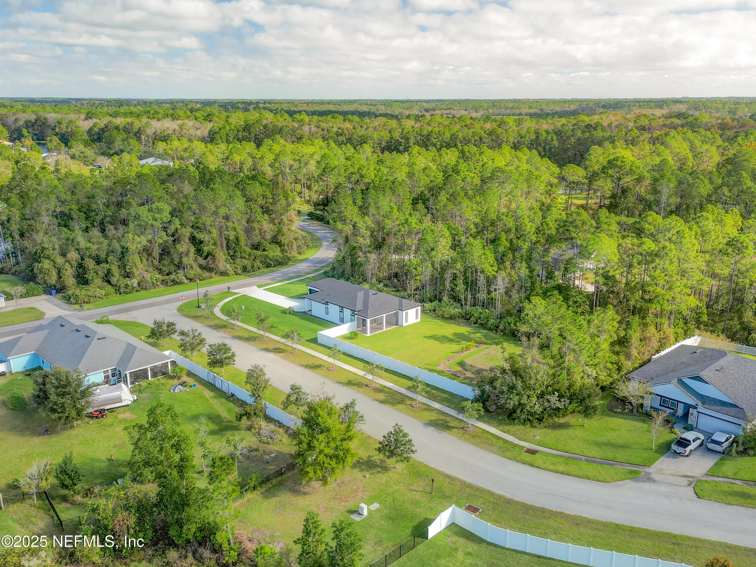 212 N PRAIRIE LAKES Drive