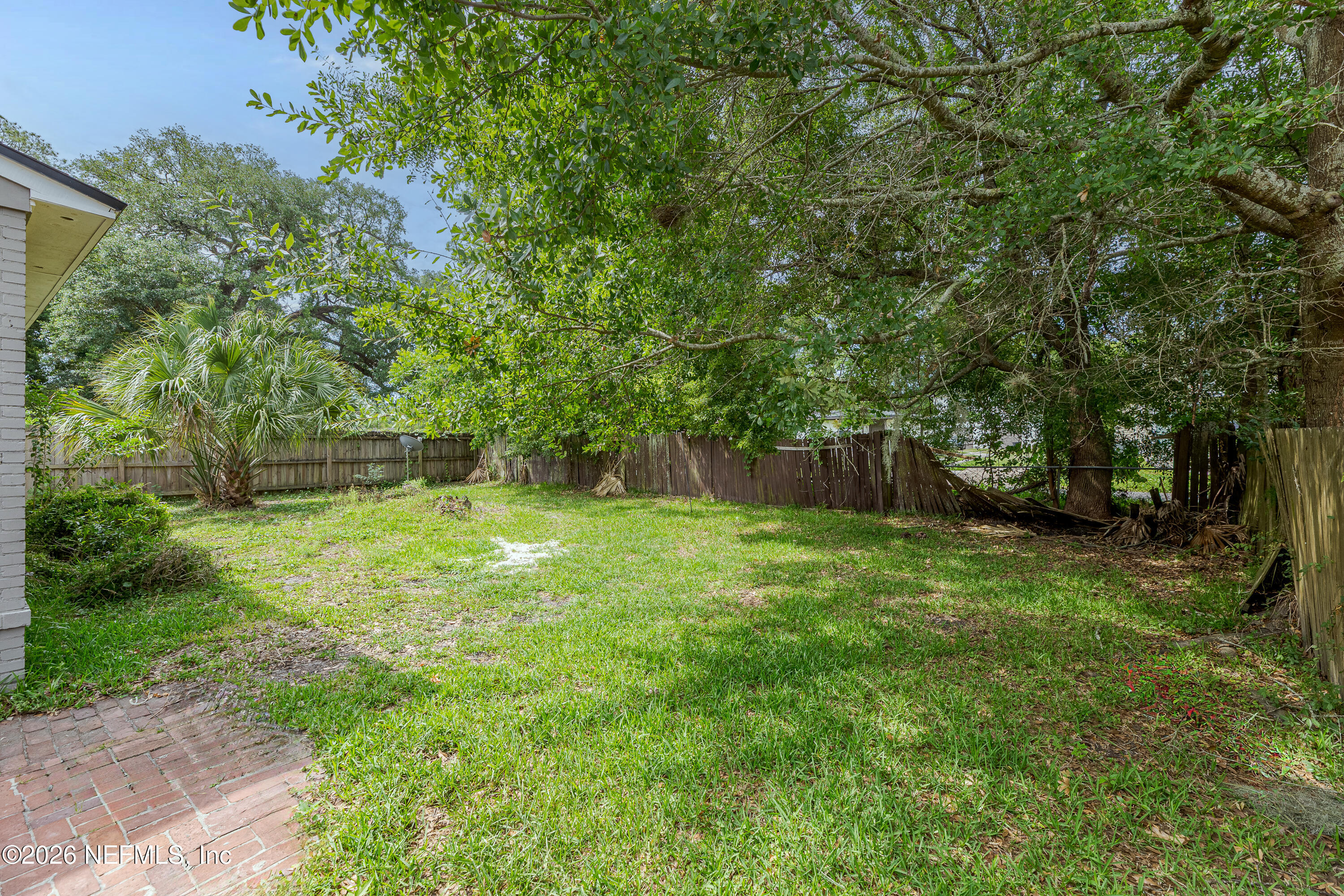 1052 WILLIS Drive