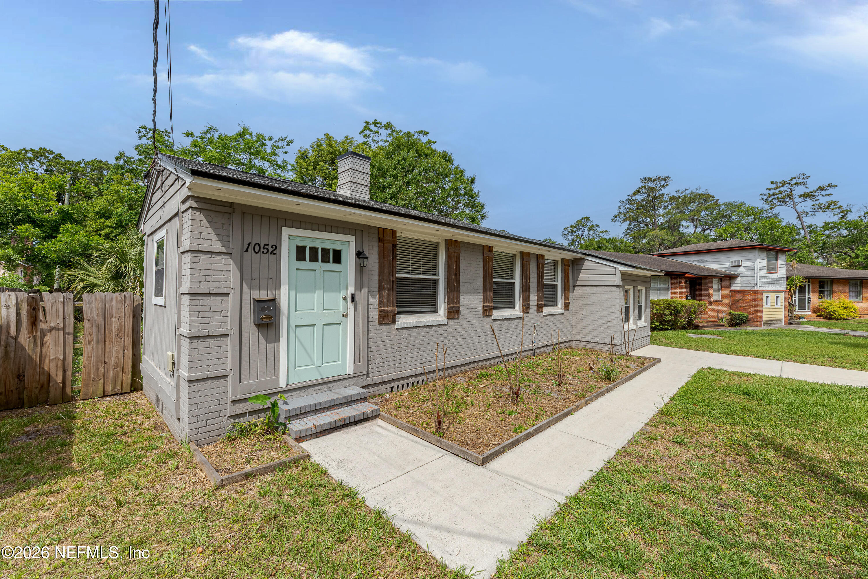 1052 WILLIS Drive