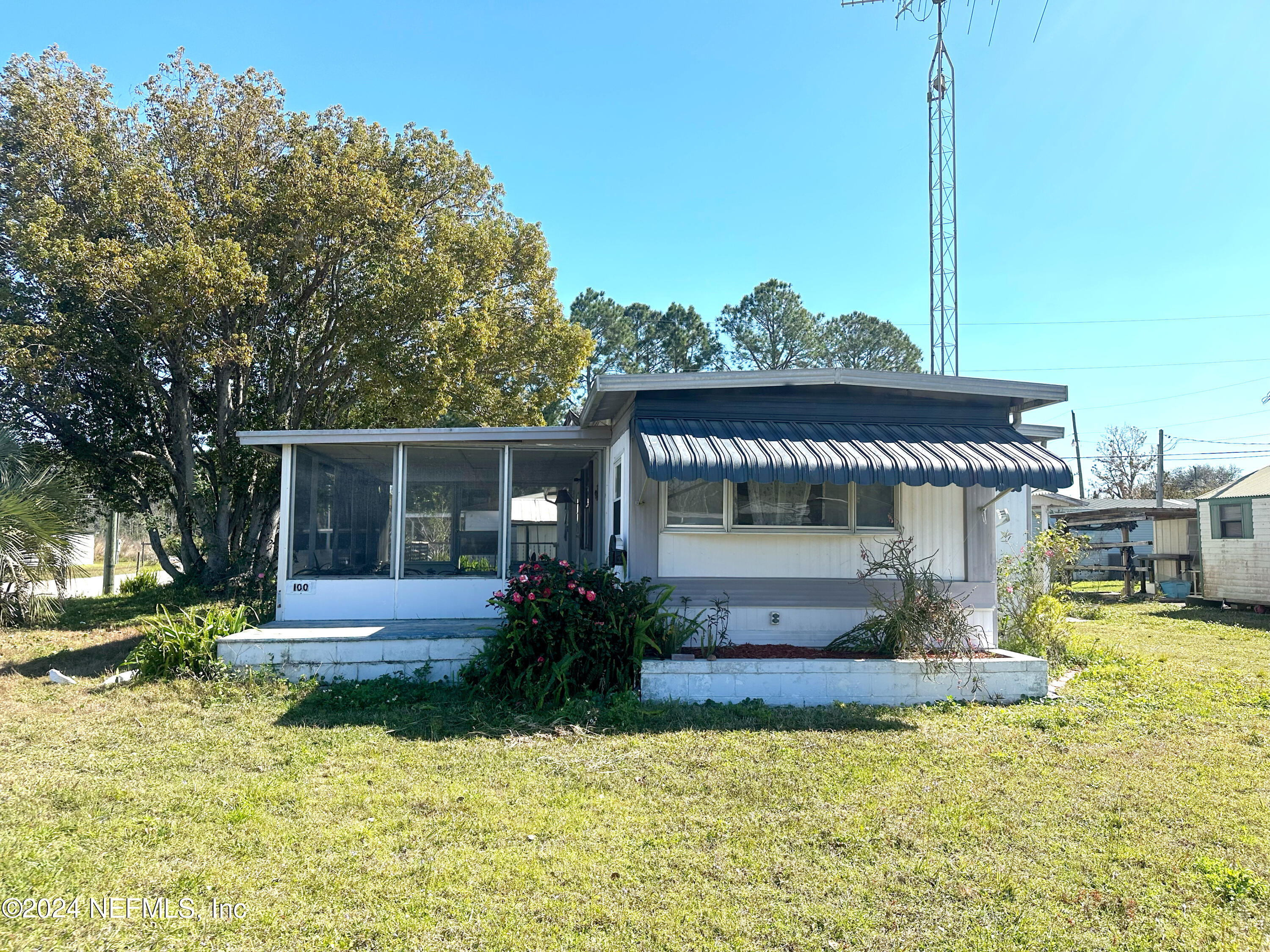 Crescent City, FL home for sale located at 100 GOLF COURSE Street, Crescent City, FL 32112