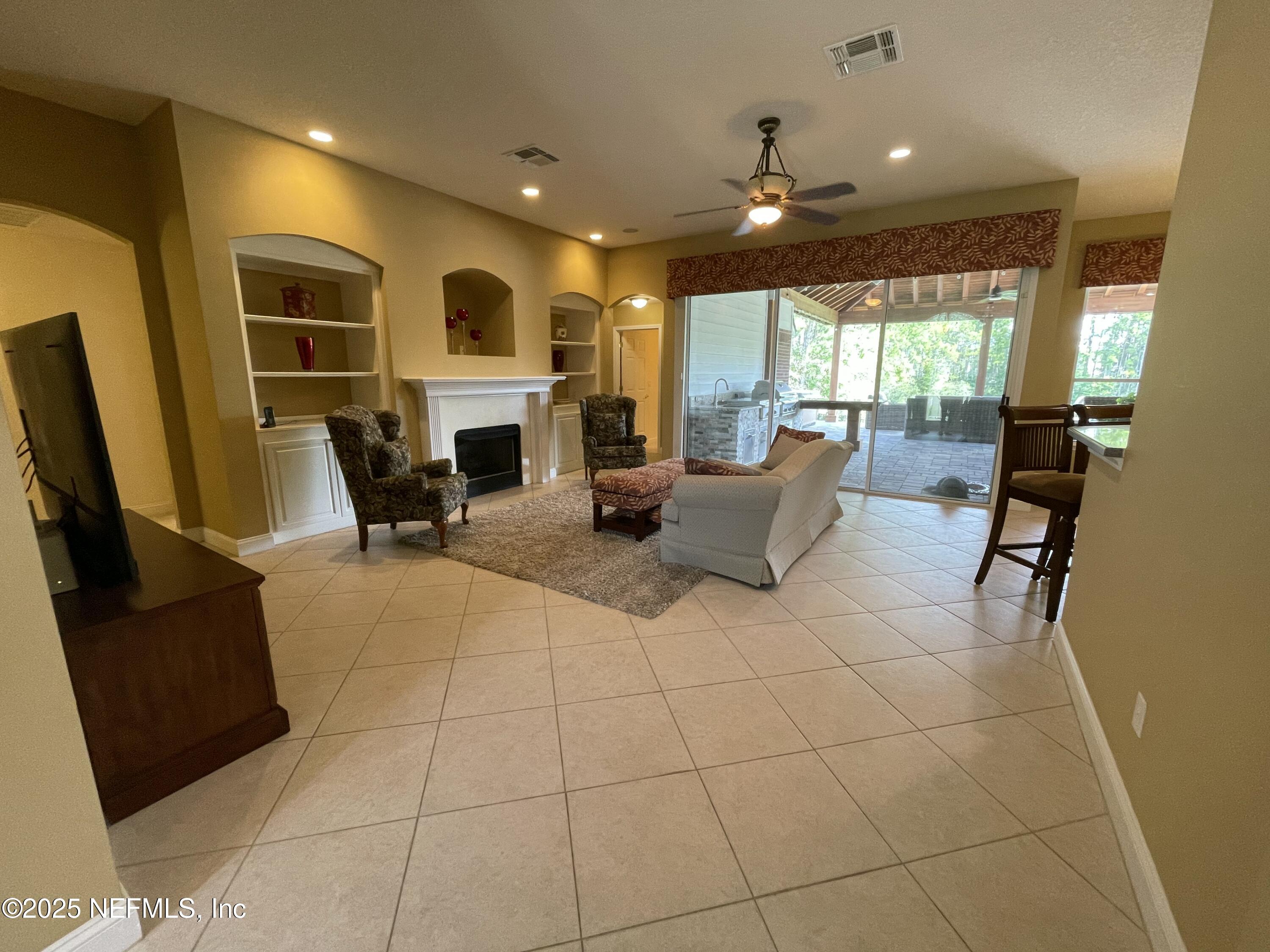 1375 AKRON OAKS Drive