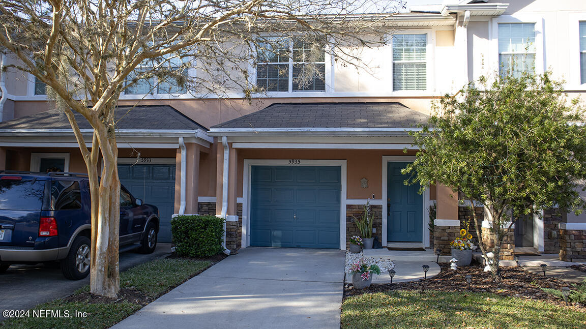 Jacksonville, FL home for sale located at 5935 Pavilion Drive, Jacksonville, FL 32258