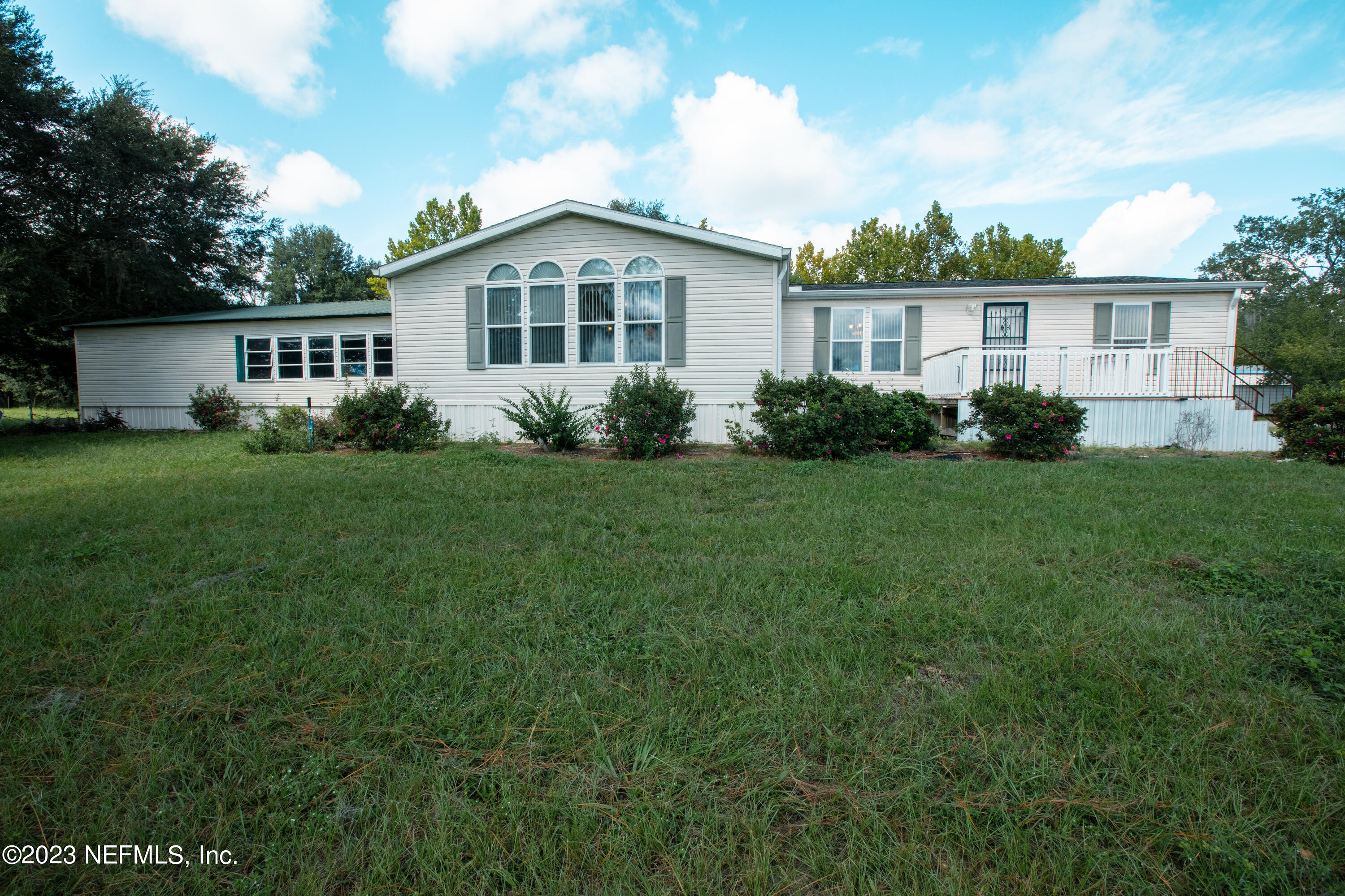 Melrose, FL home for sale located at 111 MOSIER Lane, Melrose, FL 32666