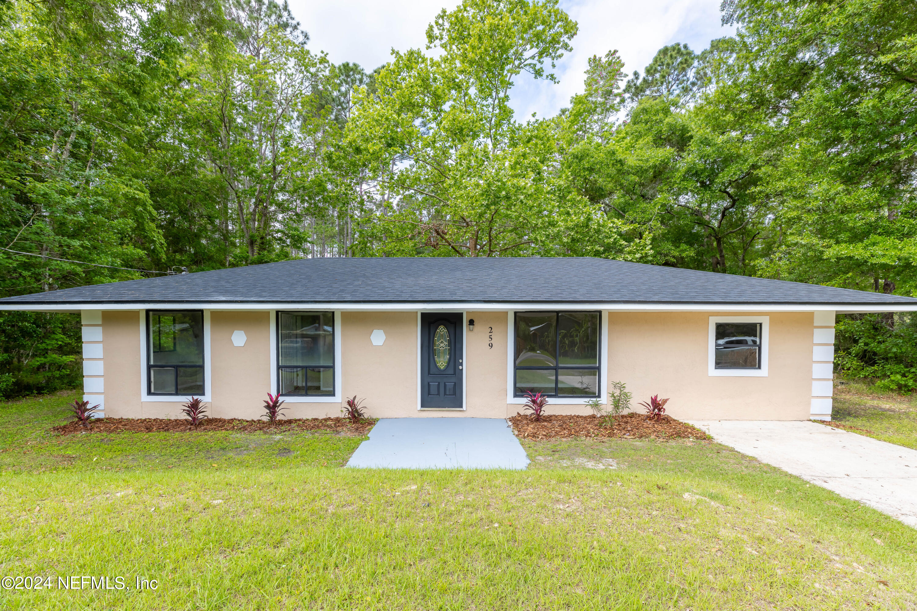 Palatka, FL home for sale located at 259 Harbor Drive, Palatka, FL 32177