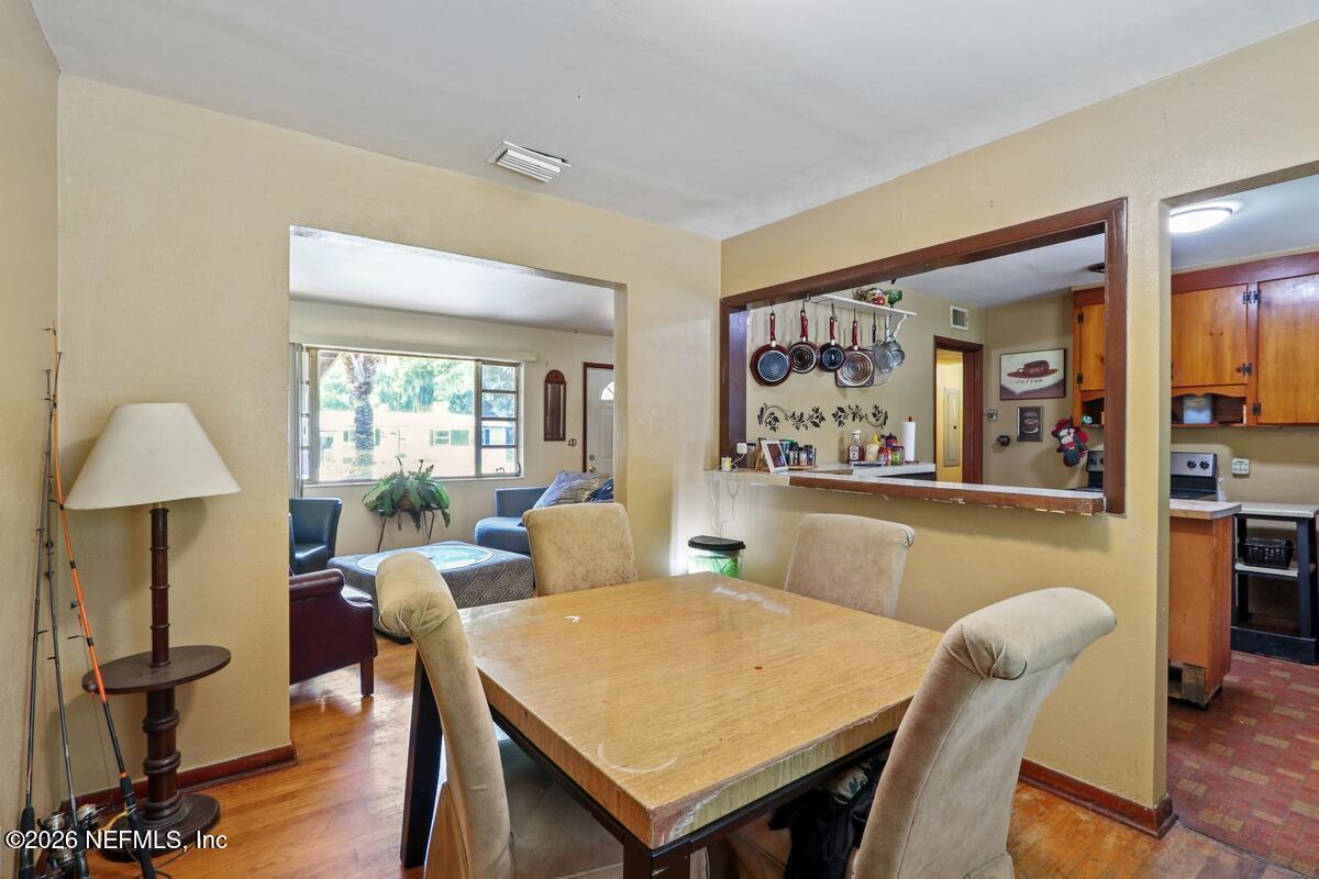 3115 CESERY Boulevard