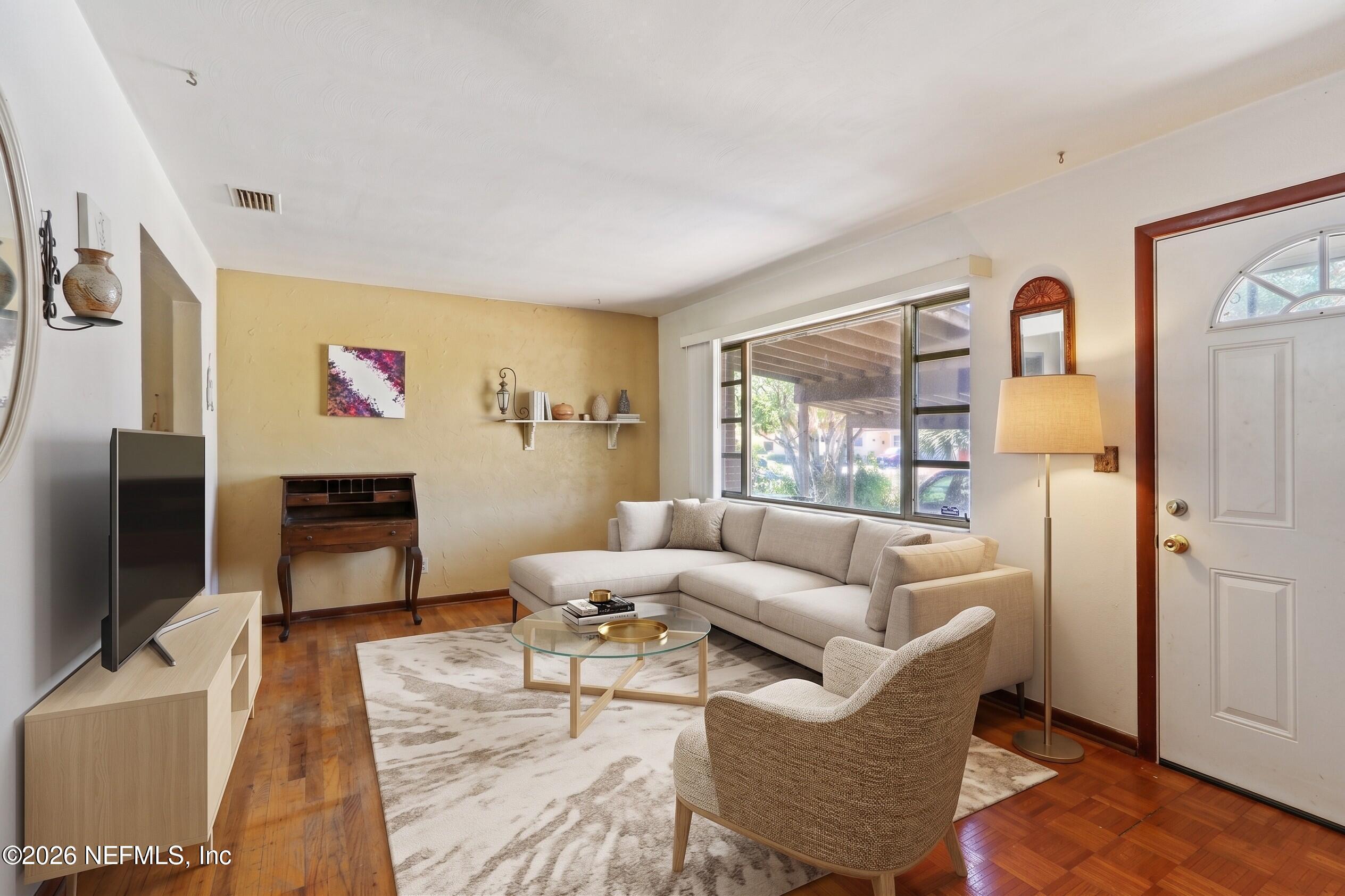 3115 CESERY Boulevard