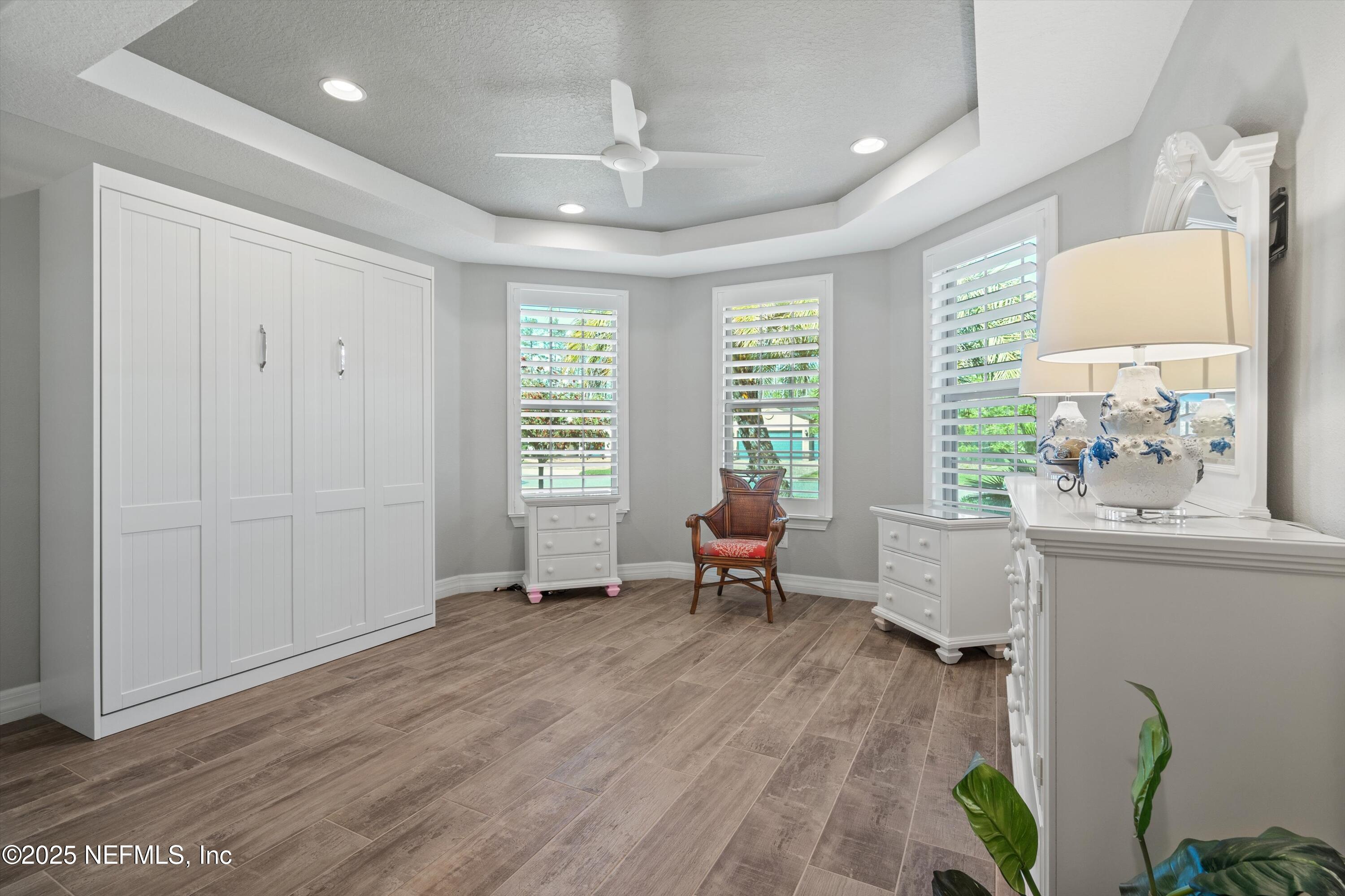 180 TREE SIDE Lane