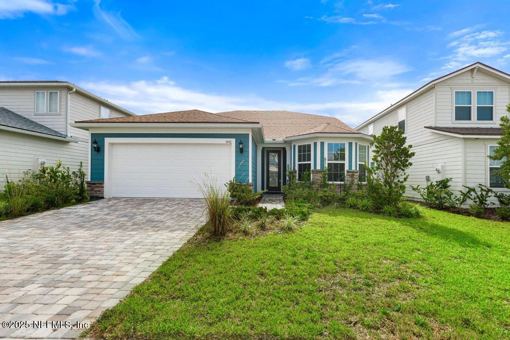 941 ROOSTER HOLLOW Way
